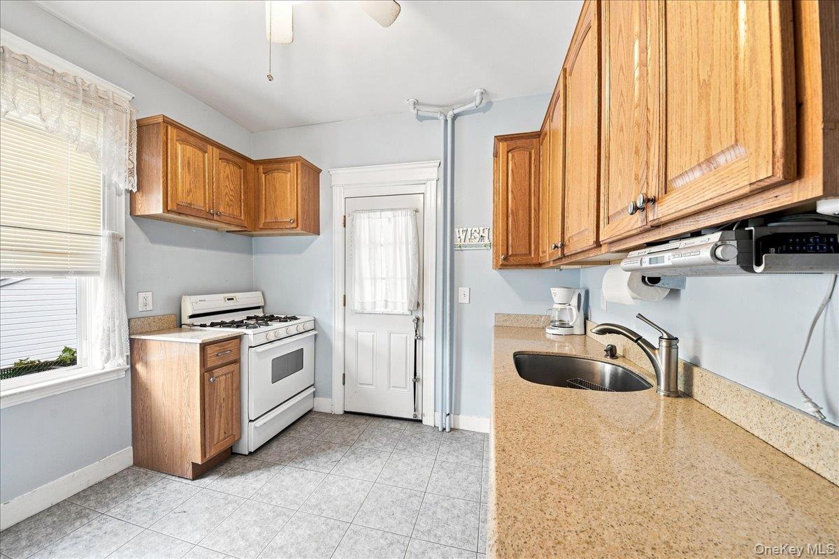860 Hollywood Avenue – For Sale photo 16