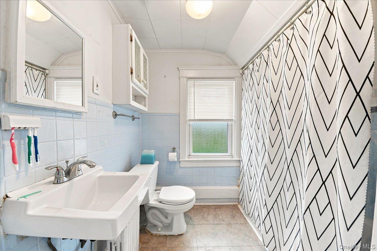 860 Hollywood Avenue – For Sale photo 24