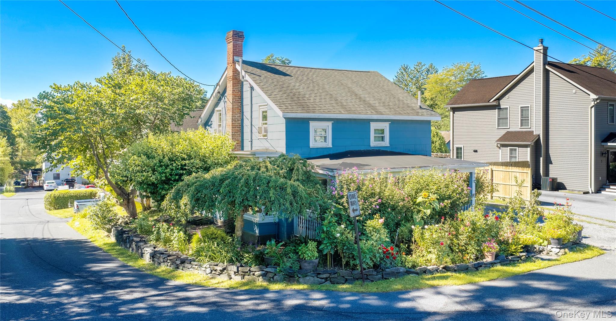 5 Henry Street – For Sale photo 2