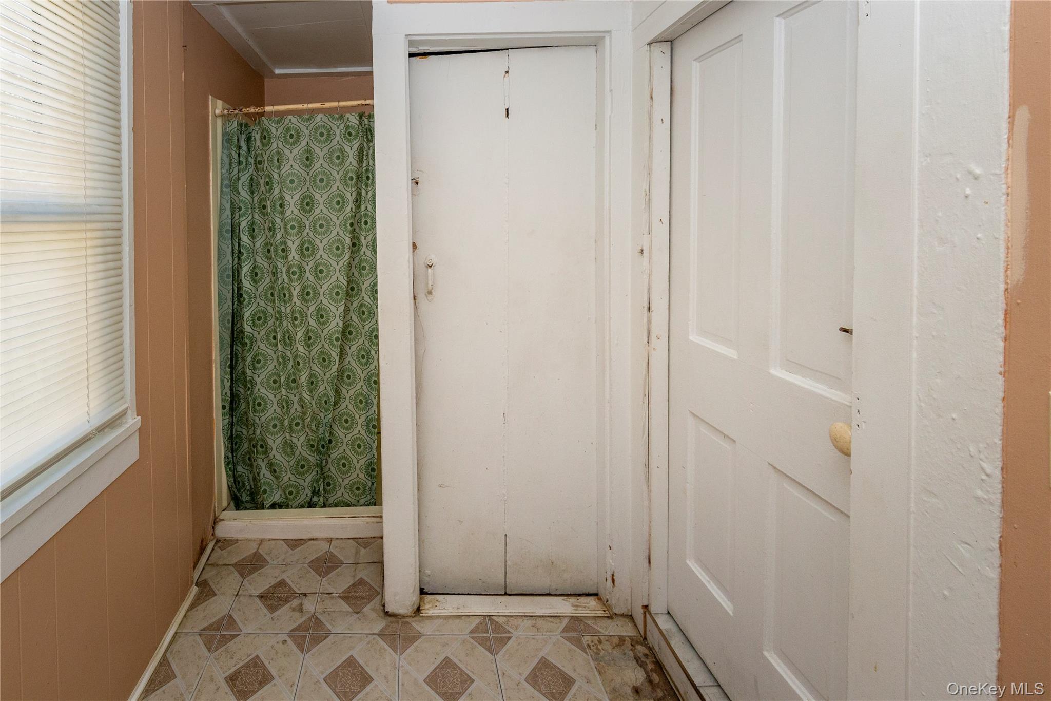 5 Henry Street – For Sale photo 16