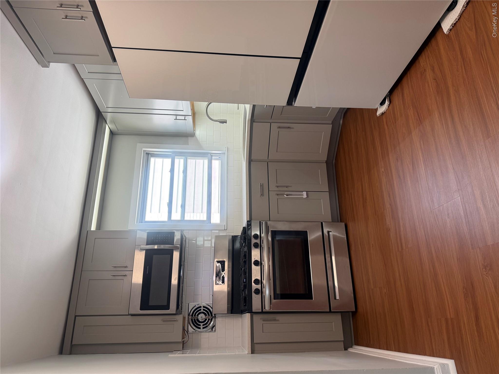 189 Nassau Boulevard, Unit 2