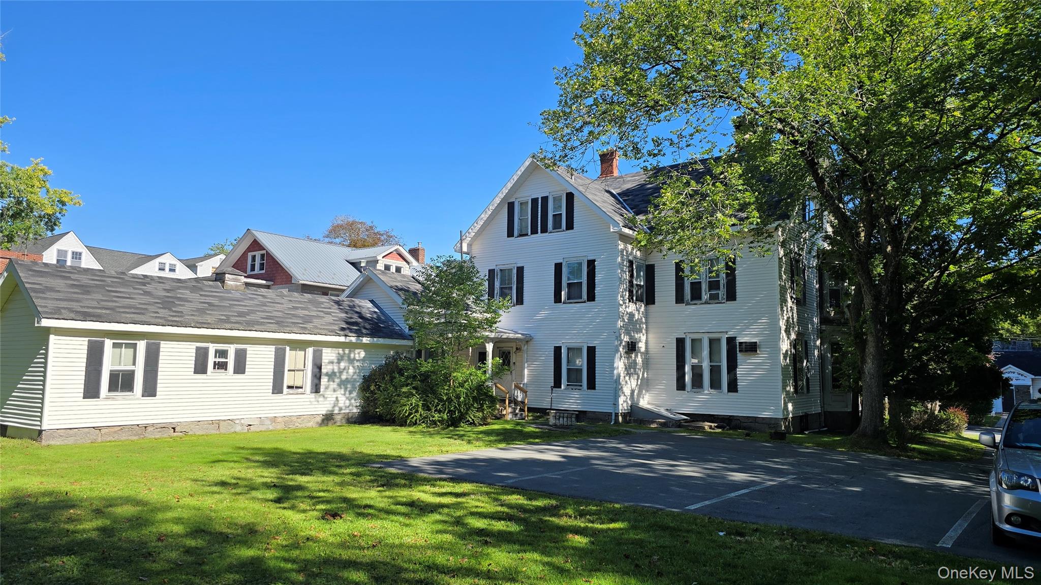 11 Hamilton Avenue – For Sale photo 2