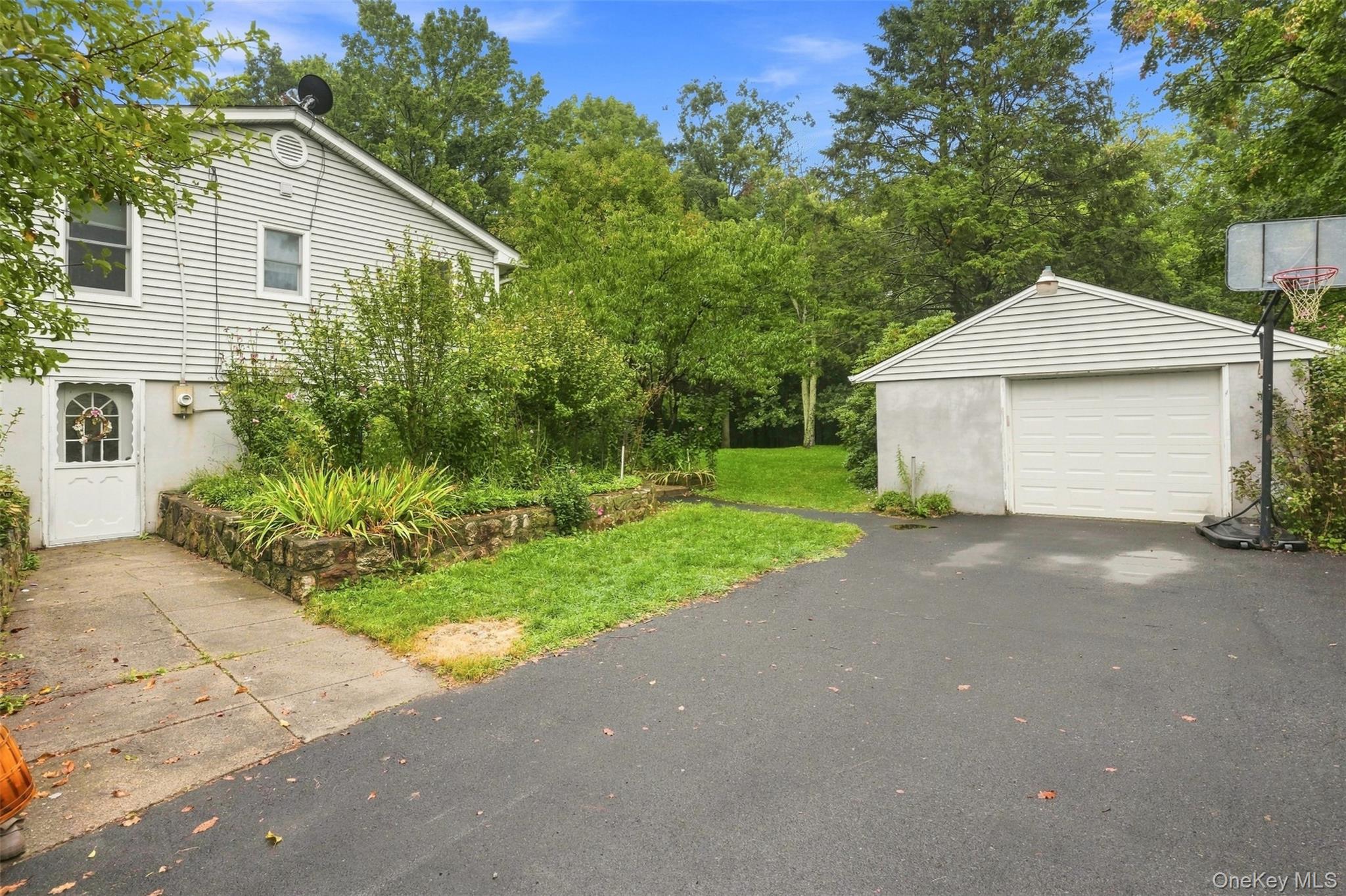 31 Red Barn Road – For Sale photo 36