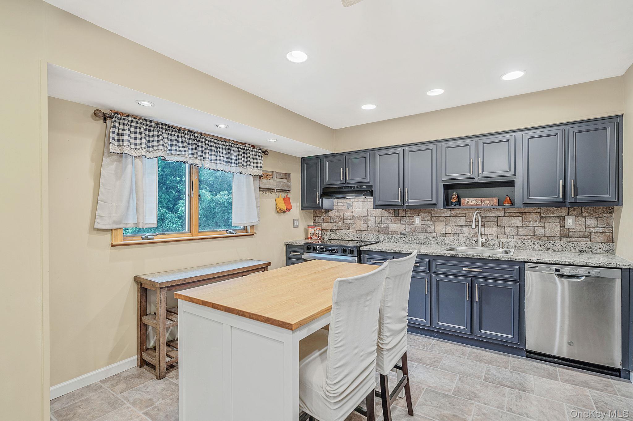 6 North Avenue – For Sale photo 13