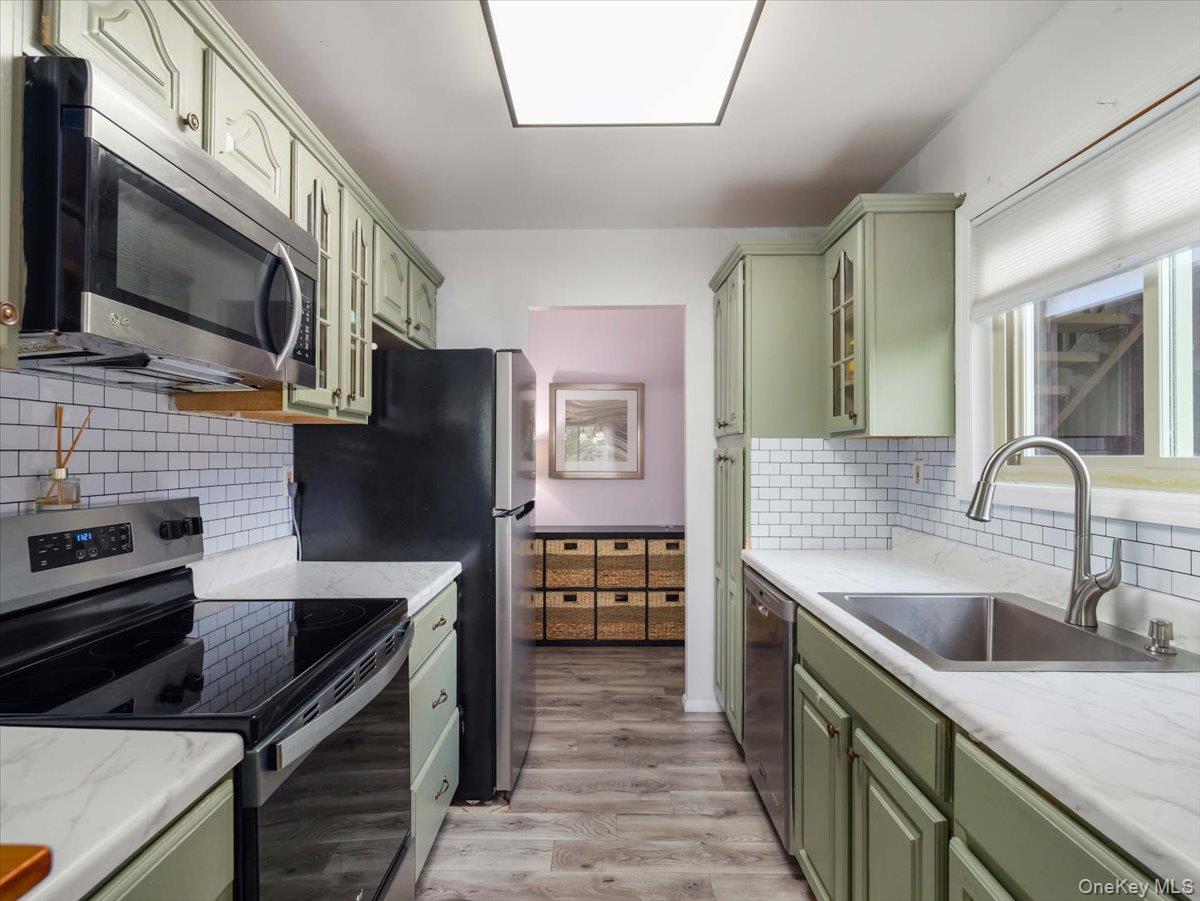 139 Sterling Street, Unit 139 photo 5