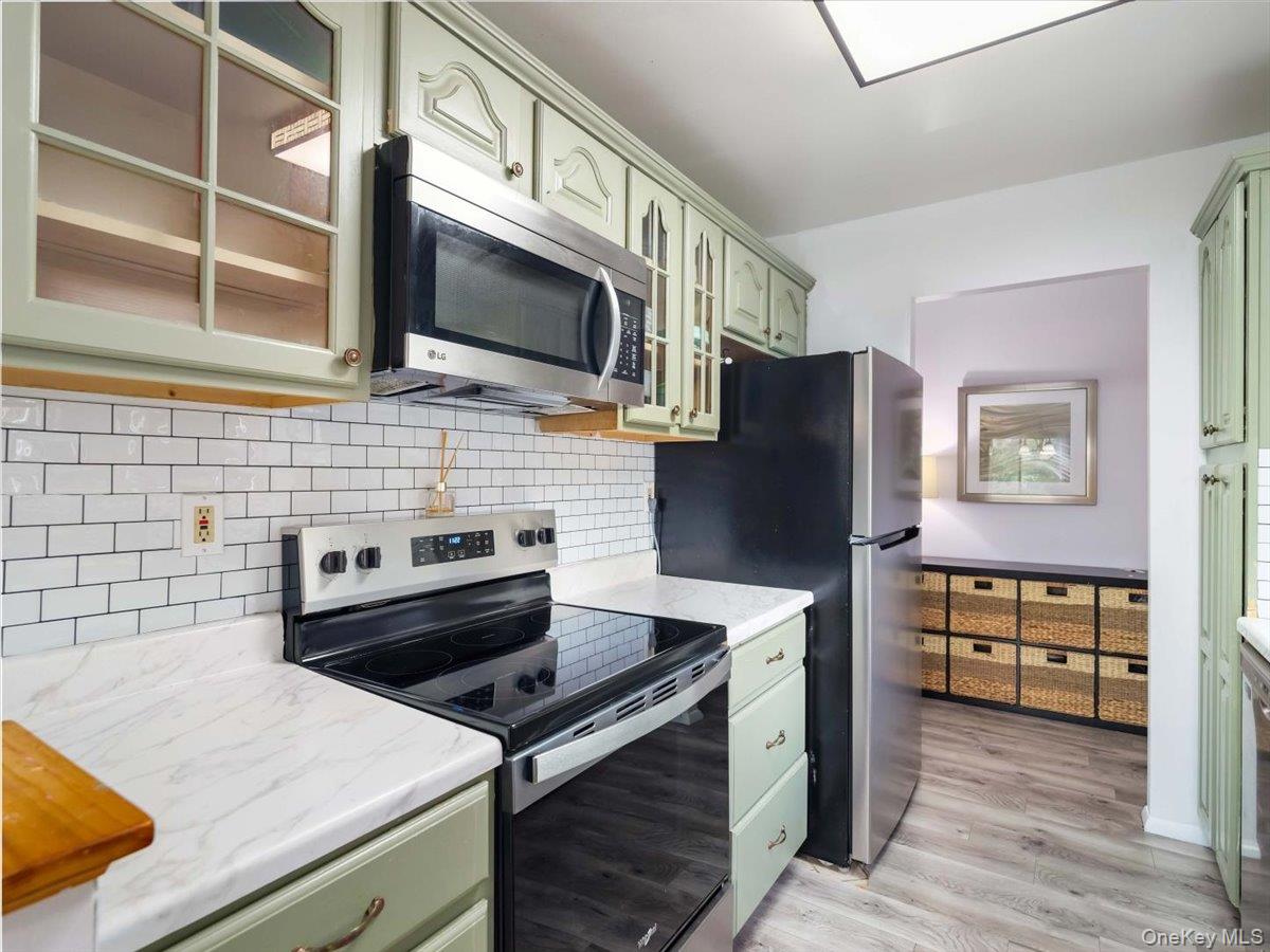 139 Sterling Street, Unit 139 photo 6