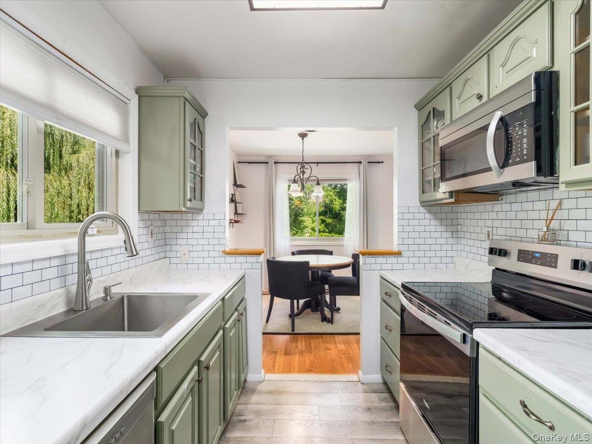 139 Sterling Street, Unit 139 photo 2