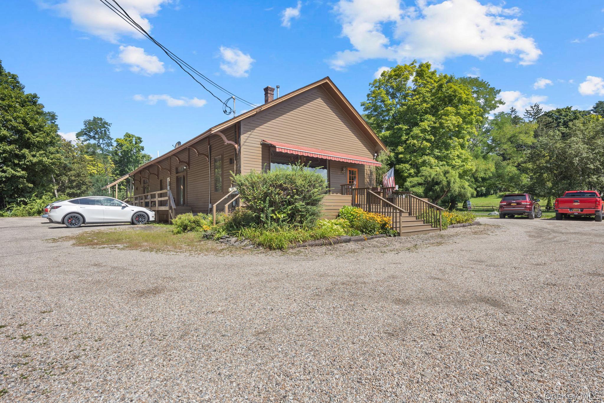 11 Railroad Plaza – For Sale photo 3