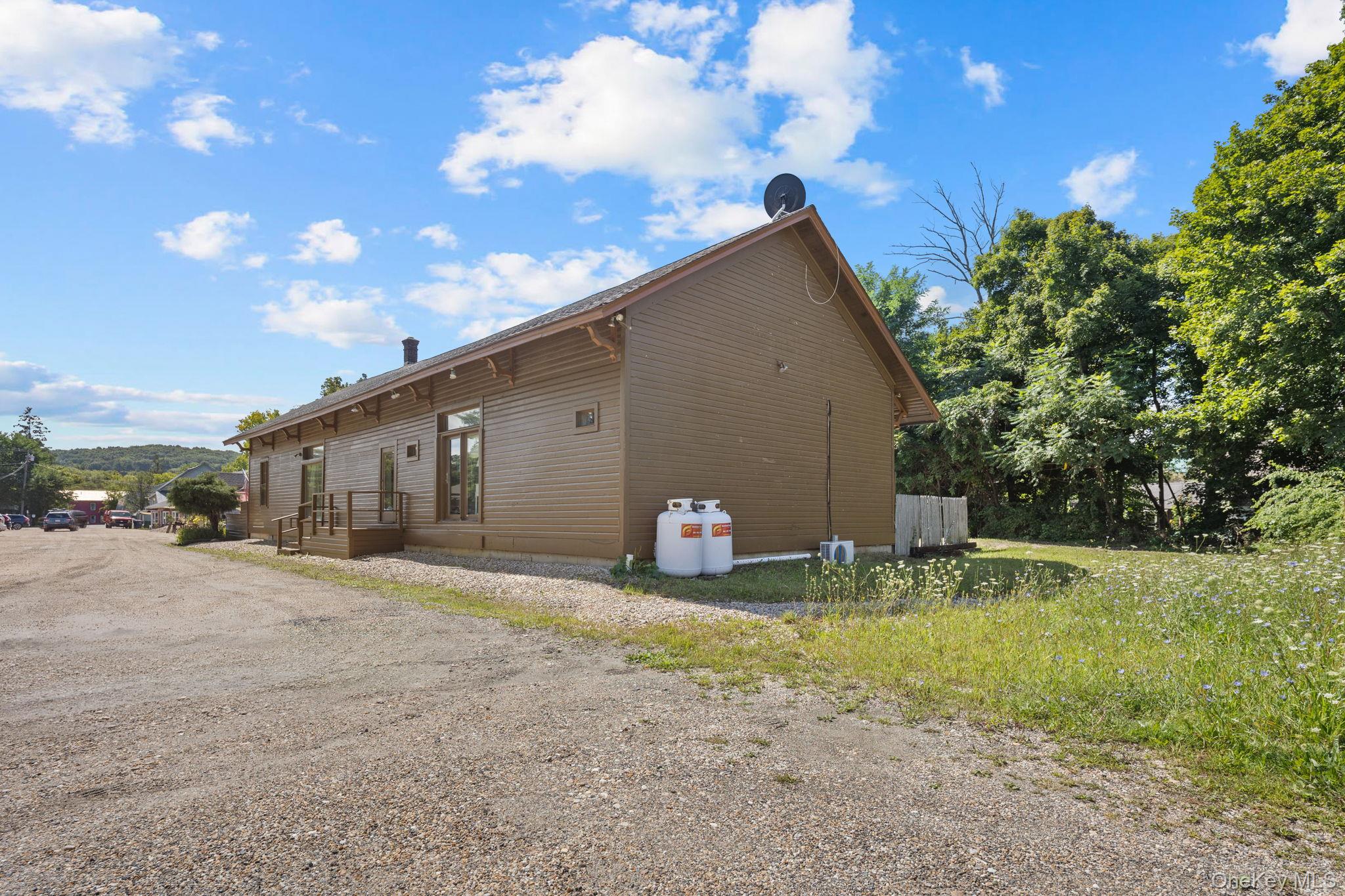 11 Railroad Plaza – For Sale photo 38