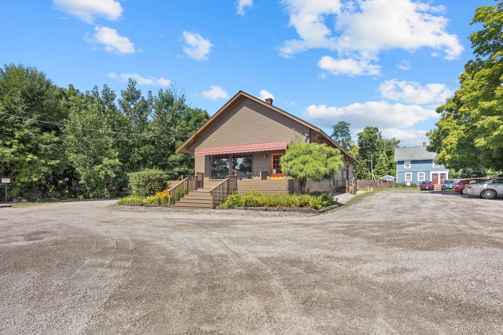11 Railroad Plaza – For Sale photo 4