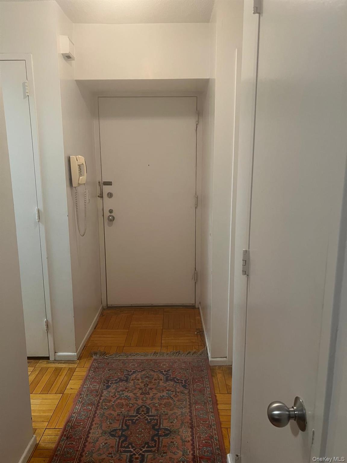 330 E 38th Street, Unit 10C photo 3