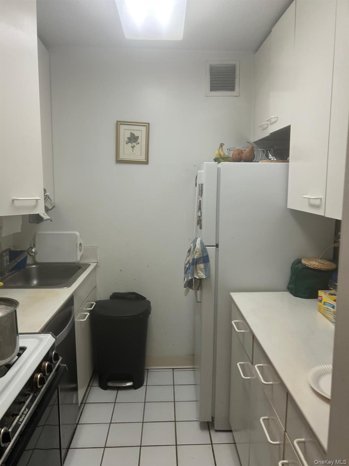 330 E 38th Street, Unit 10C photo 8