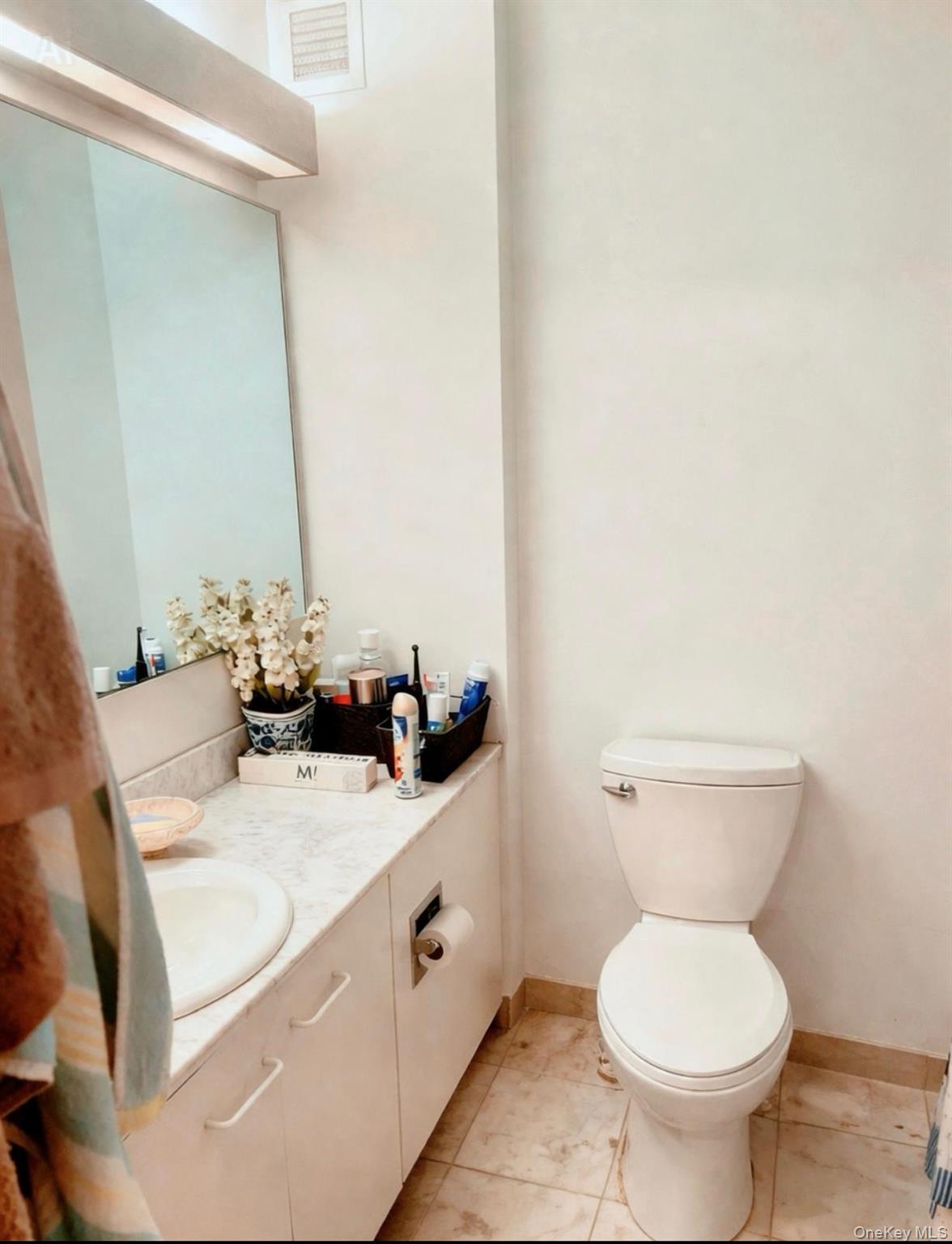 330 E 38th Street, Unit 10C photo 25
