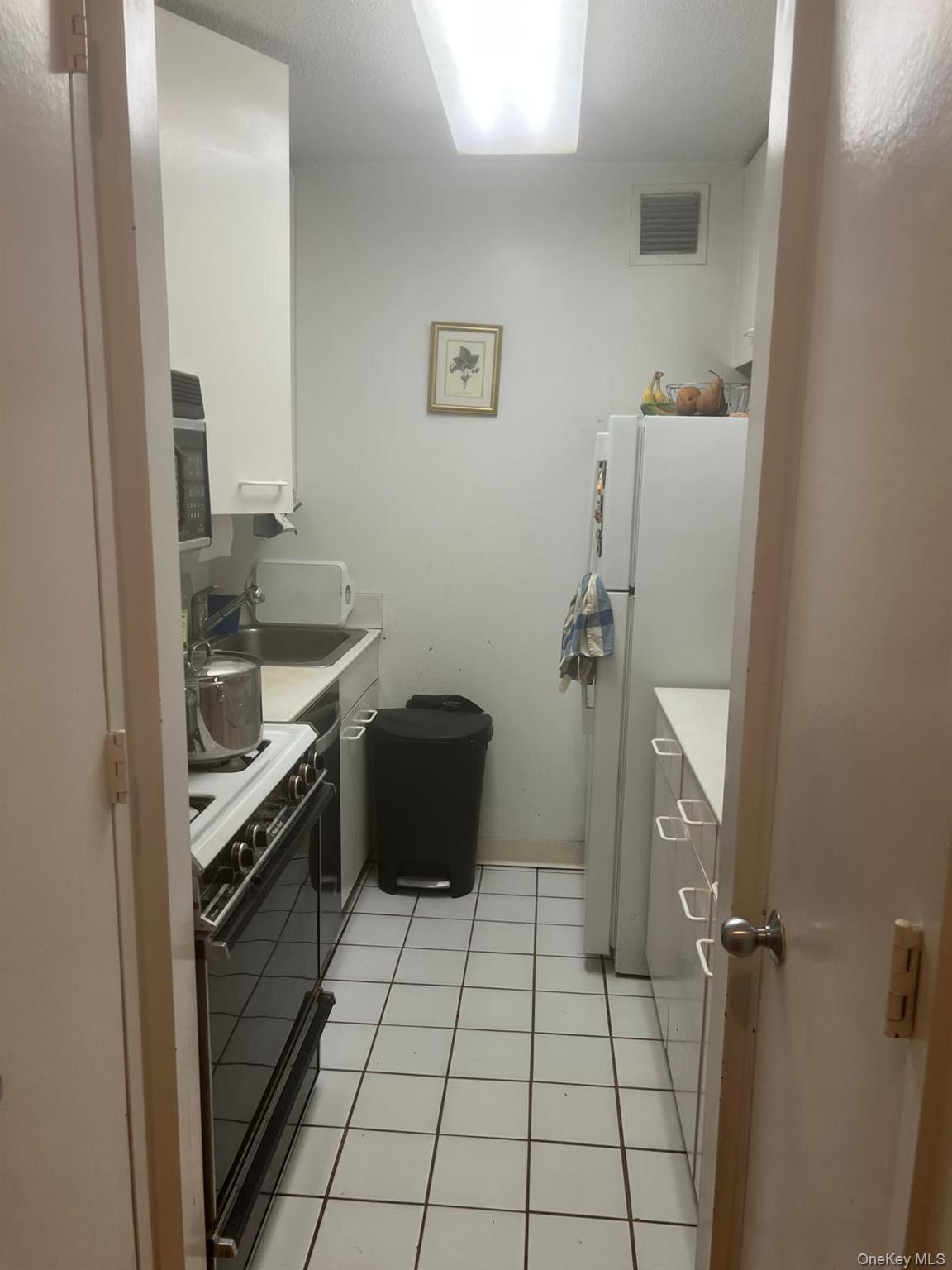 330 E 38th Street, Unit 10C photo 7