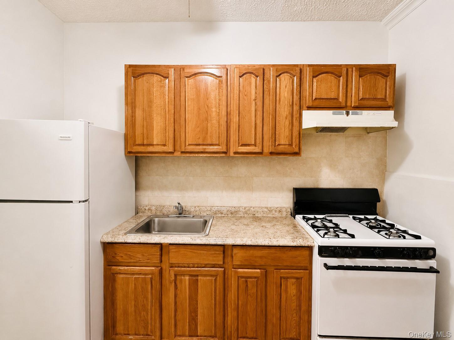1171 Colgate Avenue – For Sale photo 10