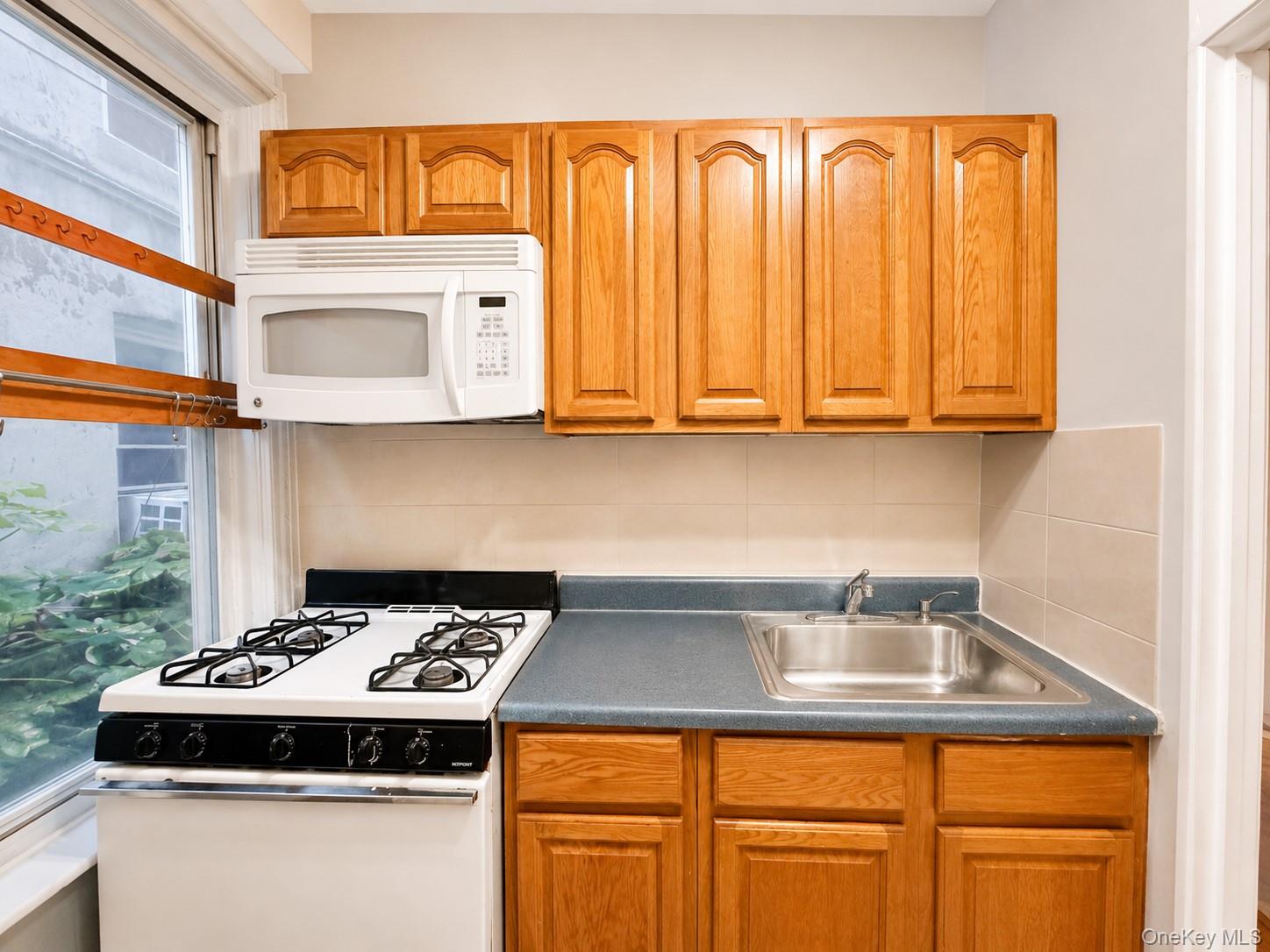 1171 Colgate Avenue – For Sale photo 20