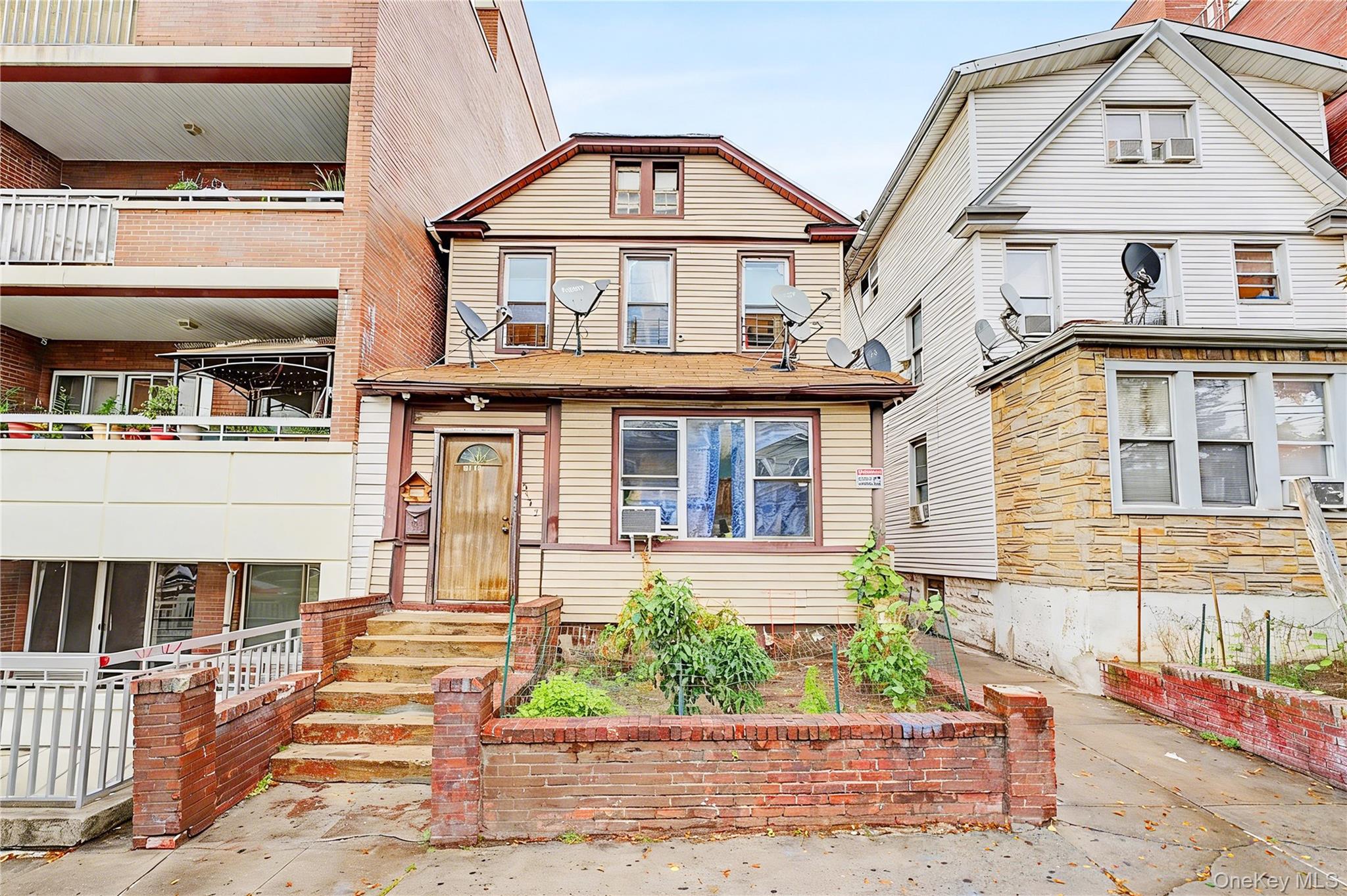 3723 111 Street – For Sale
