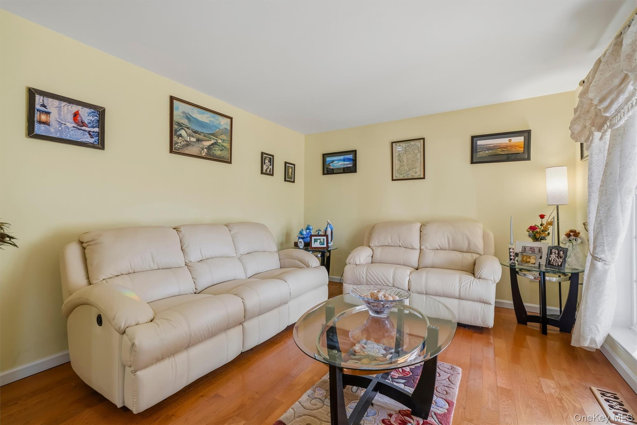 6 E Shore Road – For Sale photo 14