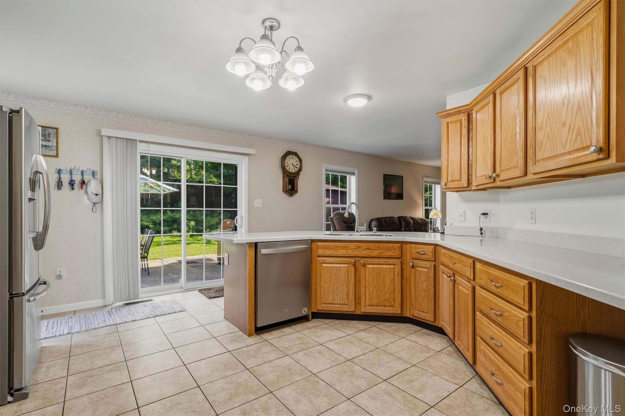 6 E Shore Road – For Sale photo 8