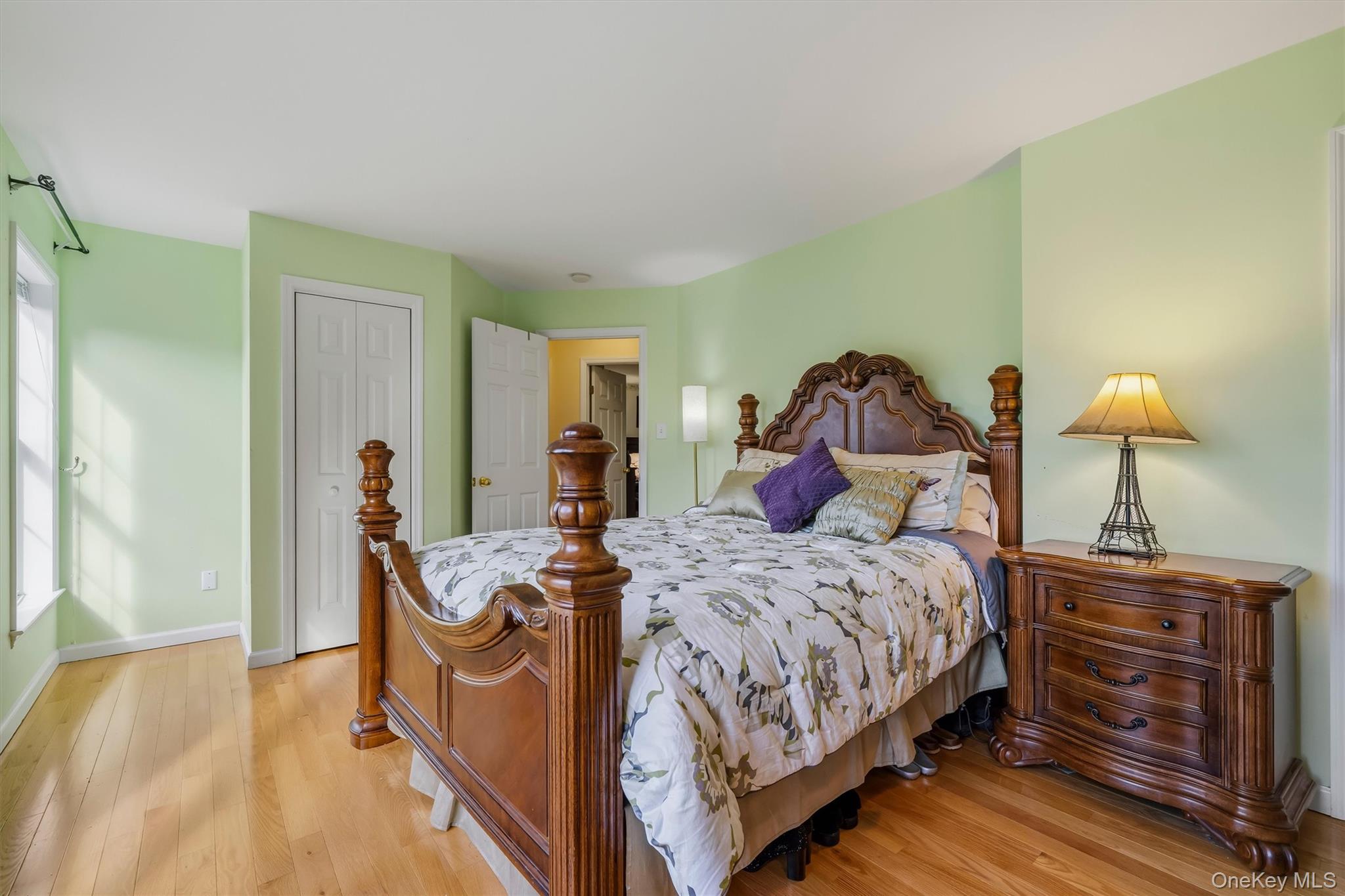 6 E Shore Road – For Sale photo 24