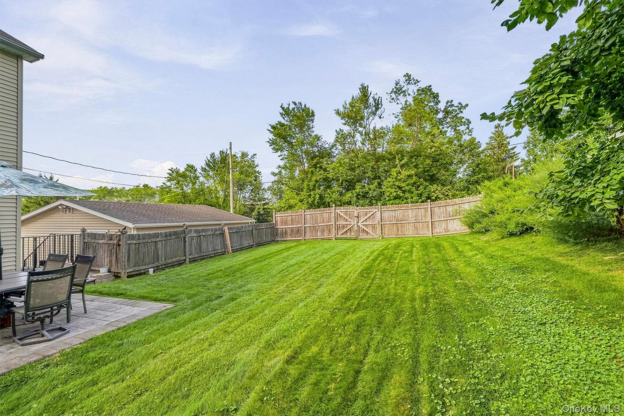 6 E Shore Road – For Sale photo 32