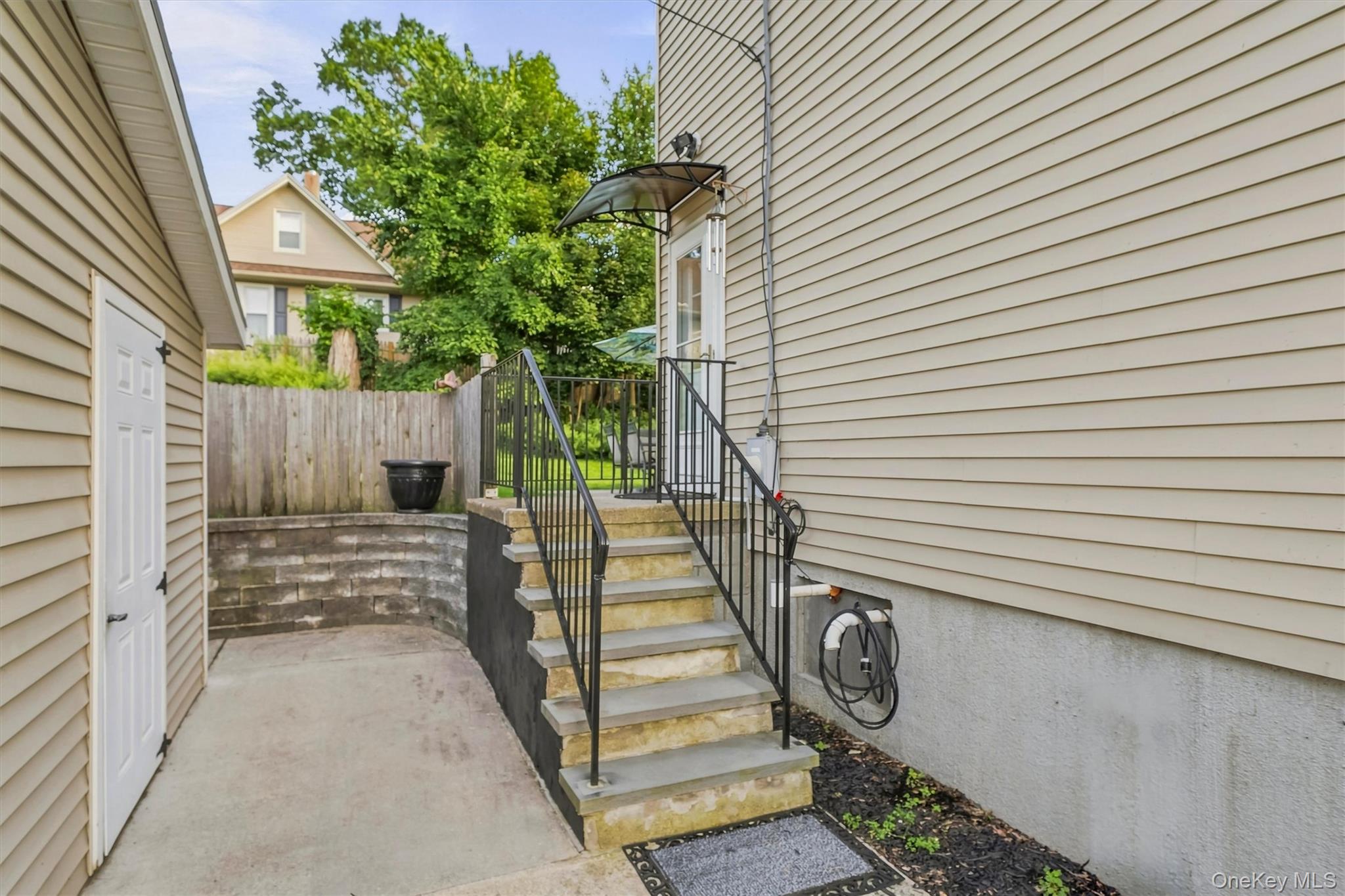 6 E Shore Road – For Sale photo 35
