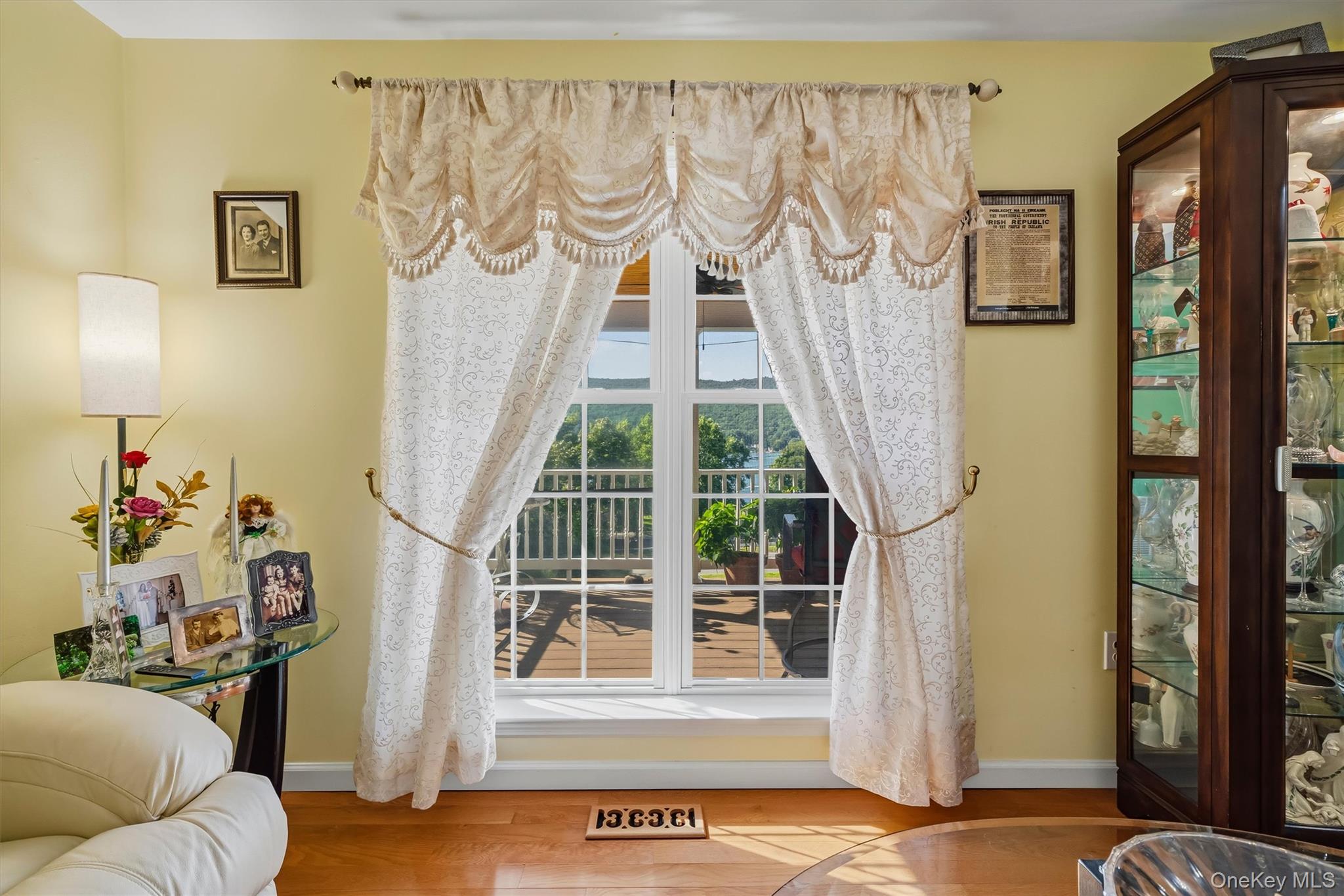 6 E Shore Road – For Sale photo 13
