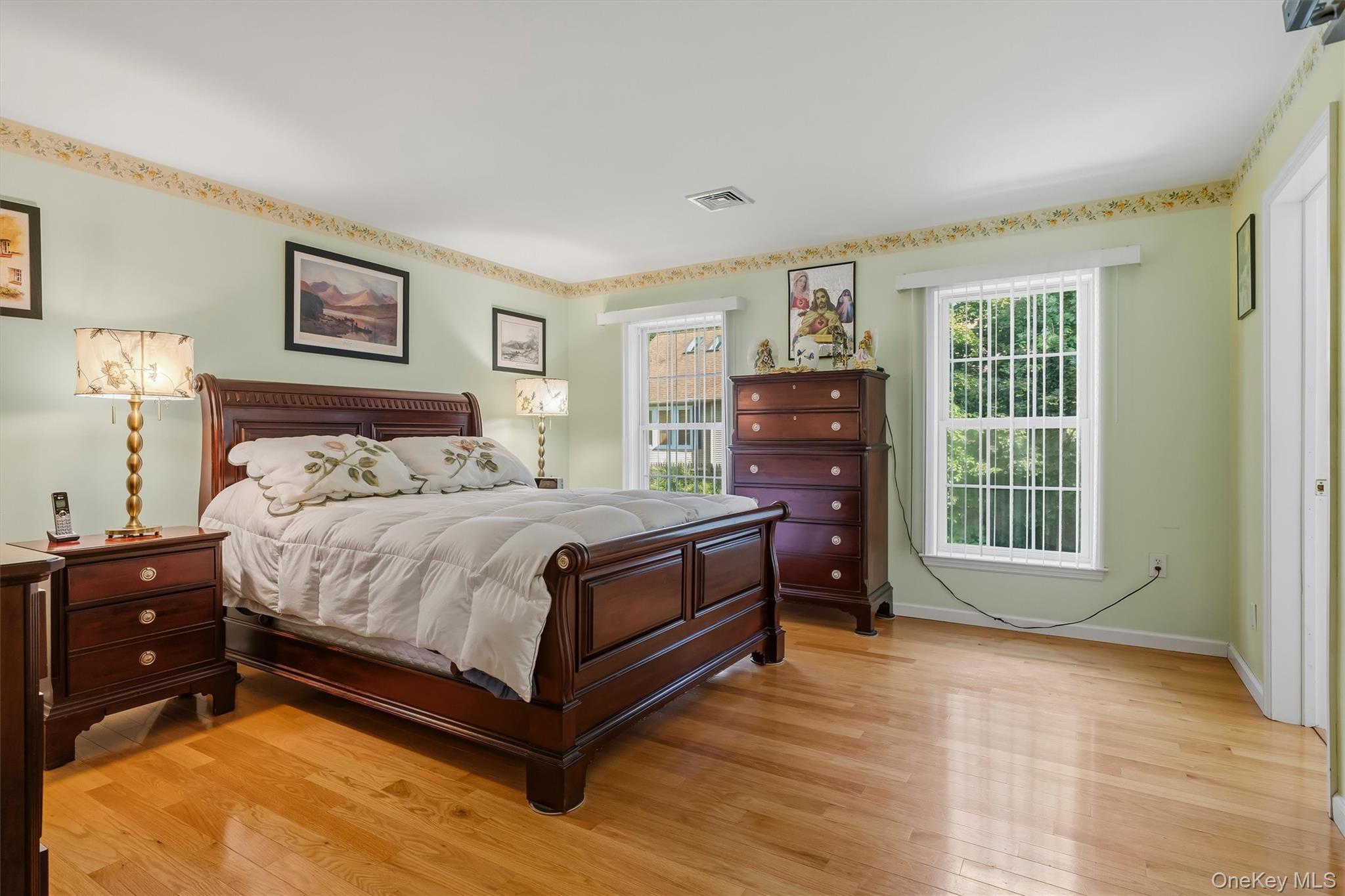 6 E Shore Road – For Sale photo 19