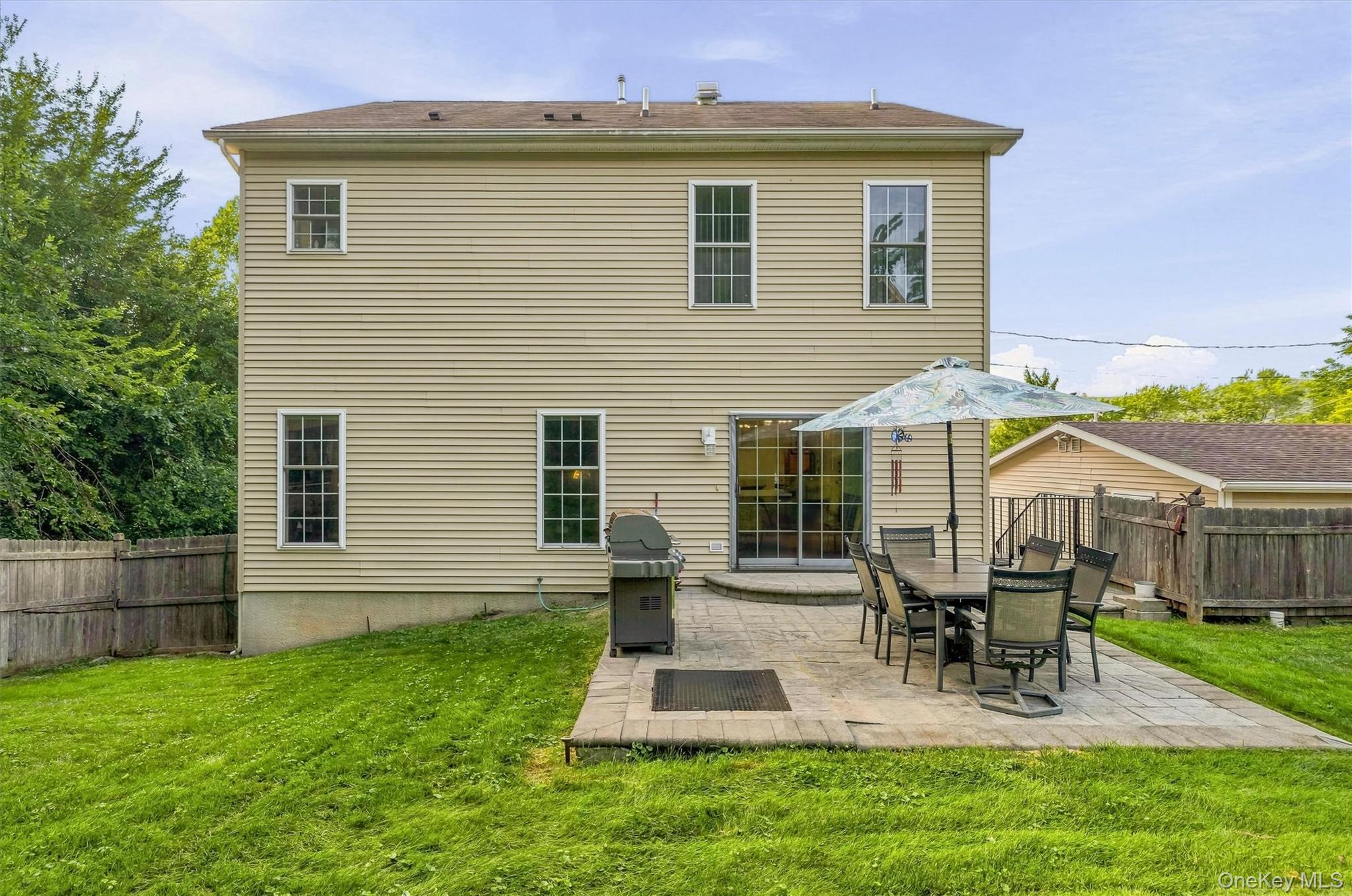 6 E Shore Road – For Sale photo 33