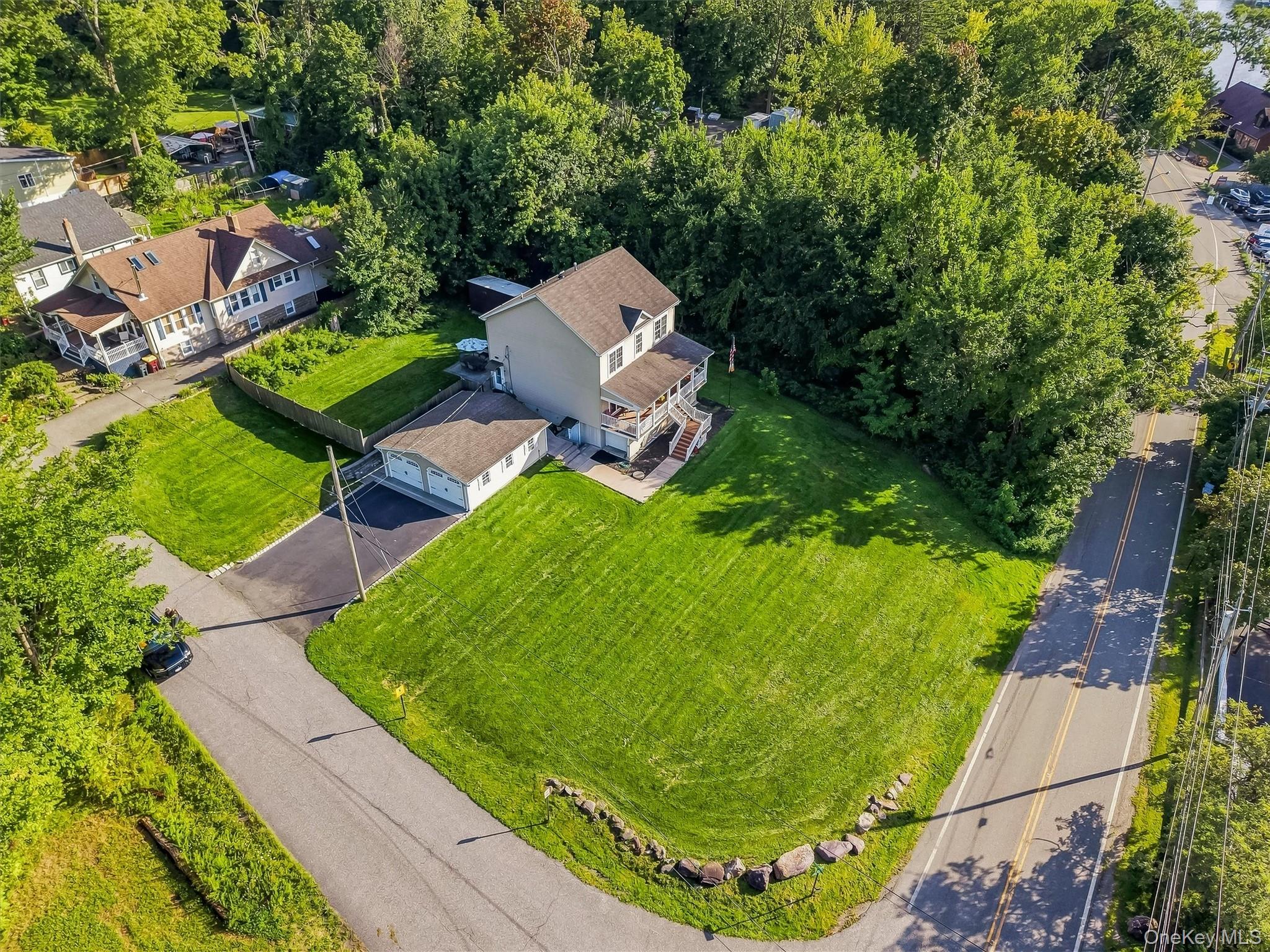 6 E Shore Road – For Sale photo 38
