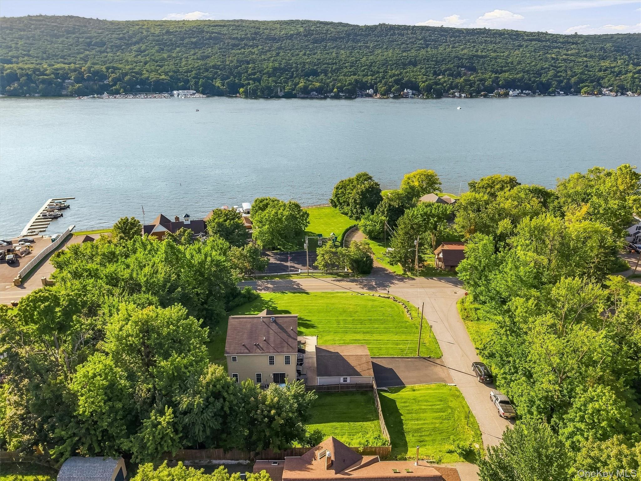 6 E Shore Road – For Sale photo 4