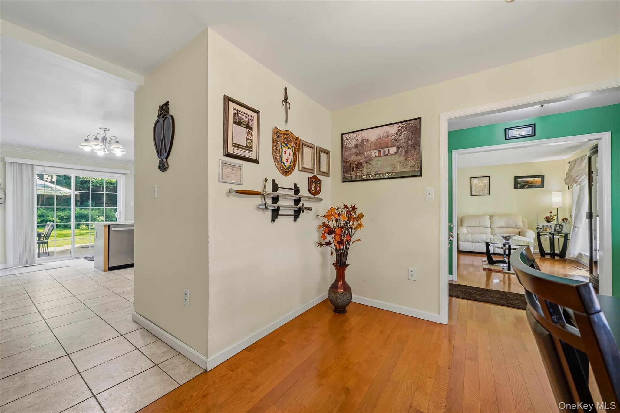 6 E Shore Road – For Sale photo 15