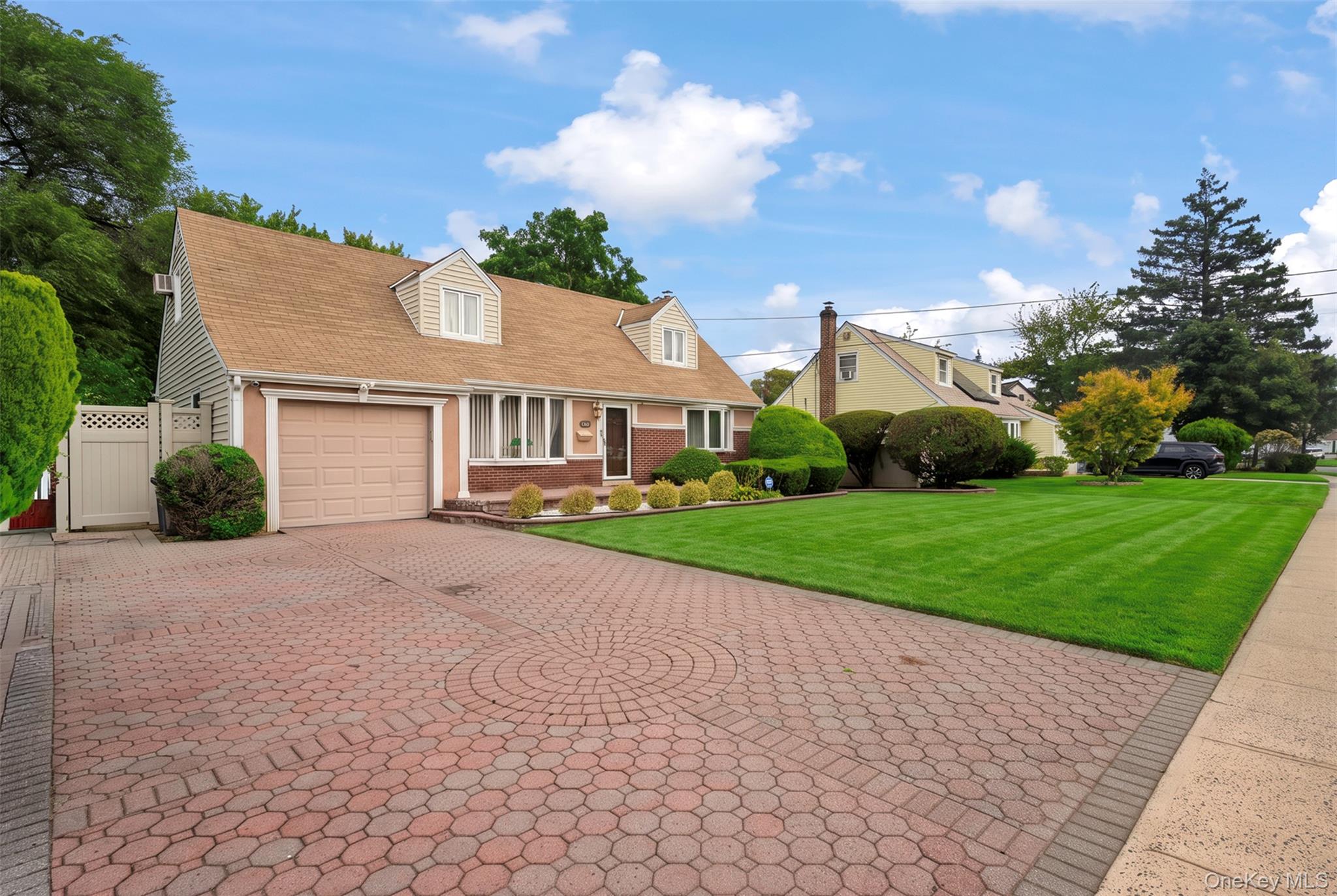 868 Spring Avenue – For Sale photo 3