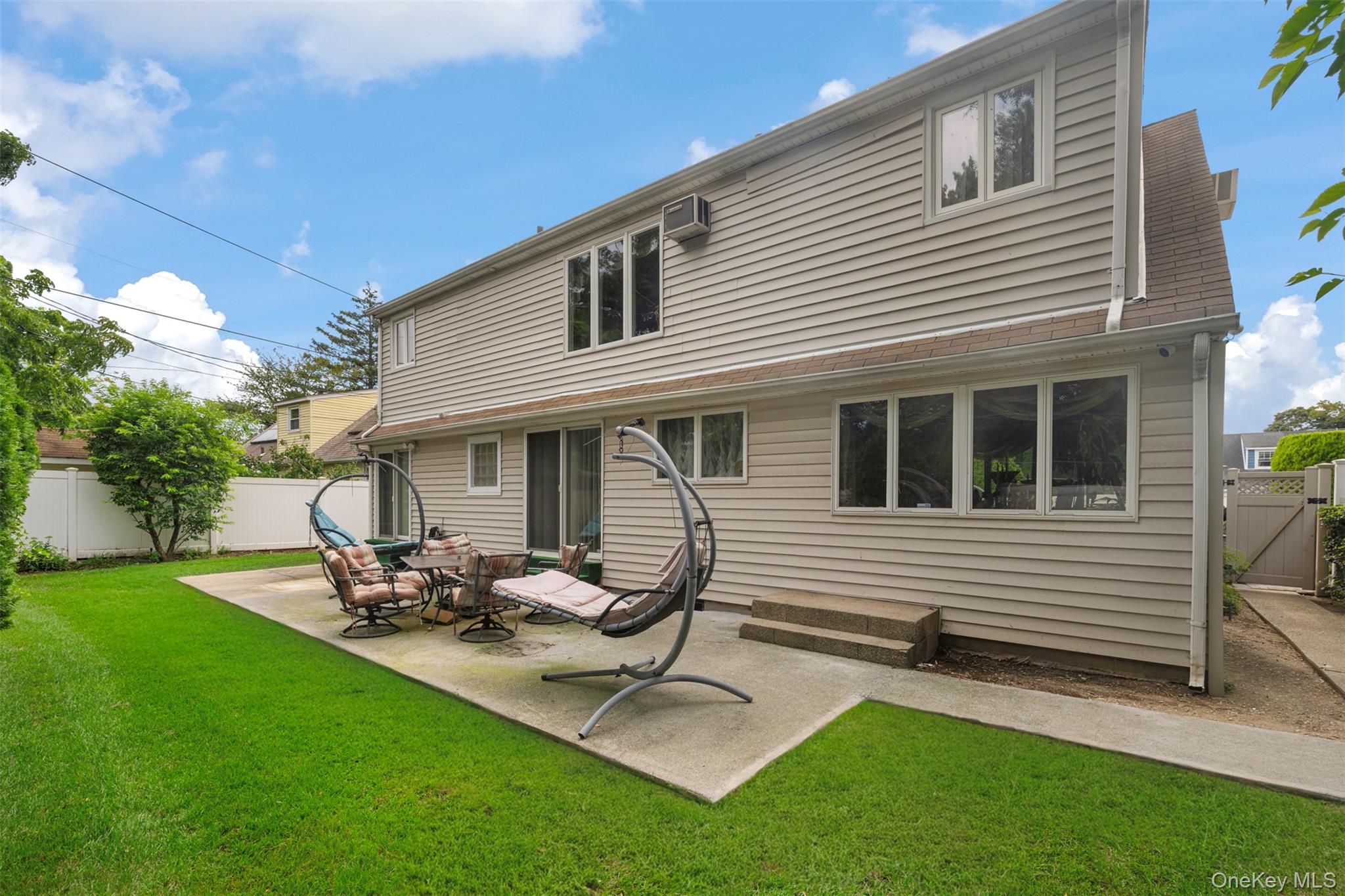 868 Spring Avenue – For Sale photo 4