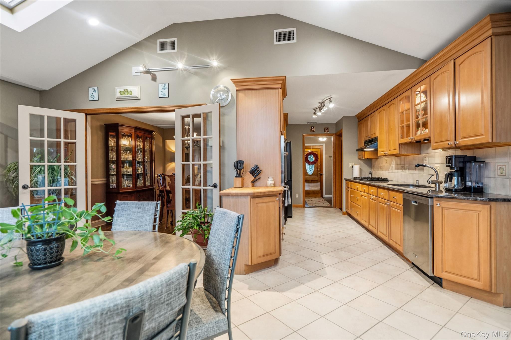 118 Chester Avenue – For Sale photo 20