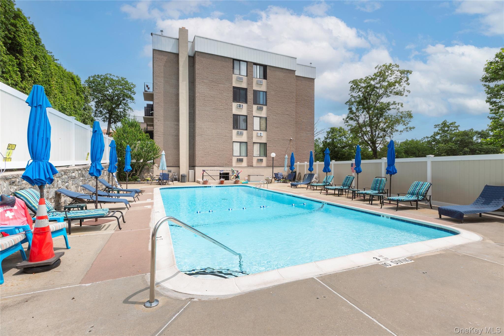 130 Colonial Parkway, Unit 3L photo 39