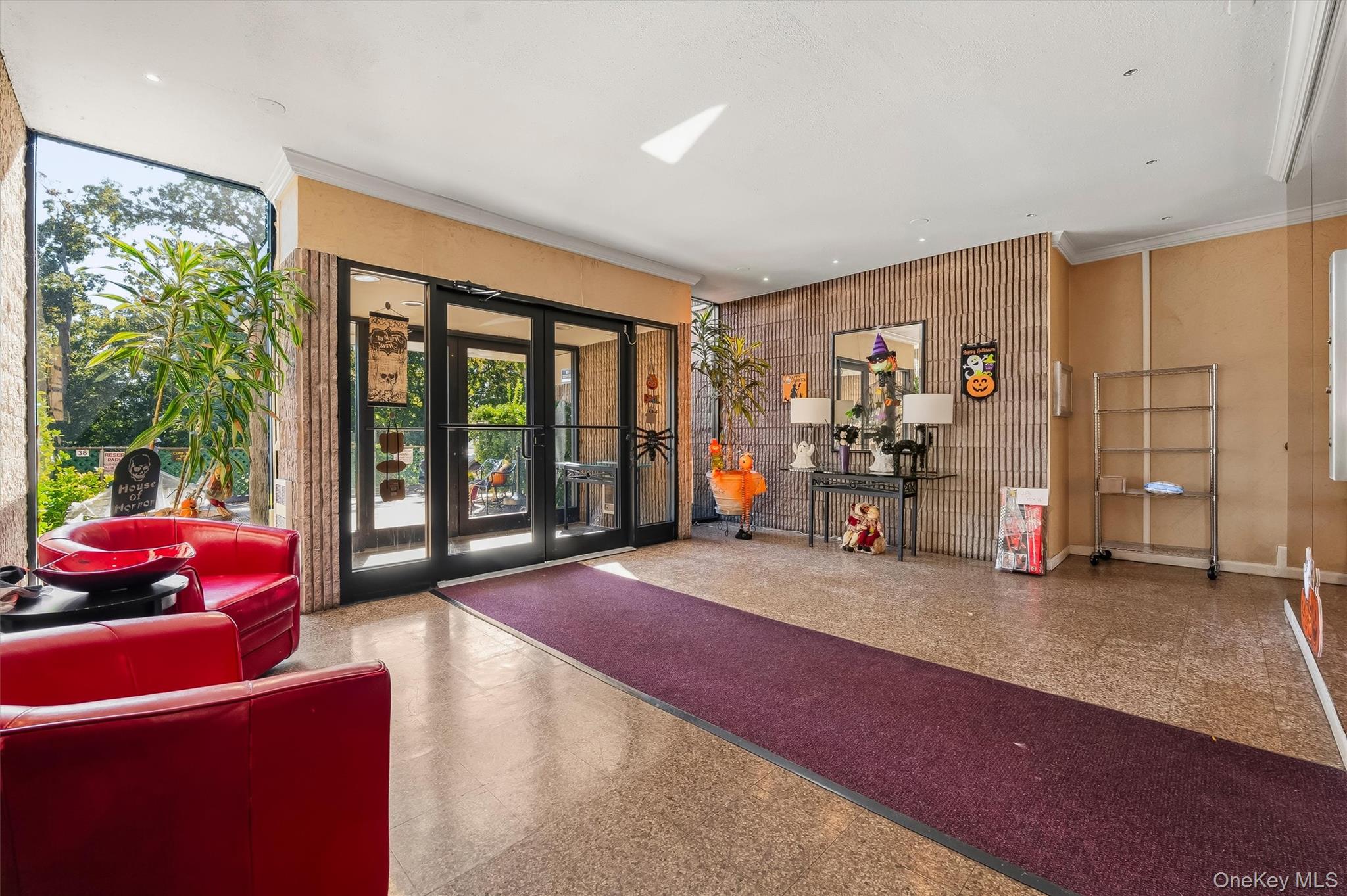130 Colonial Parkway, Unit 3L photo 4