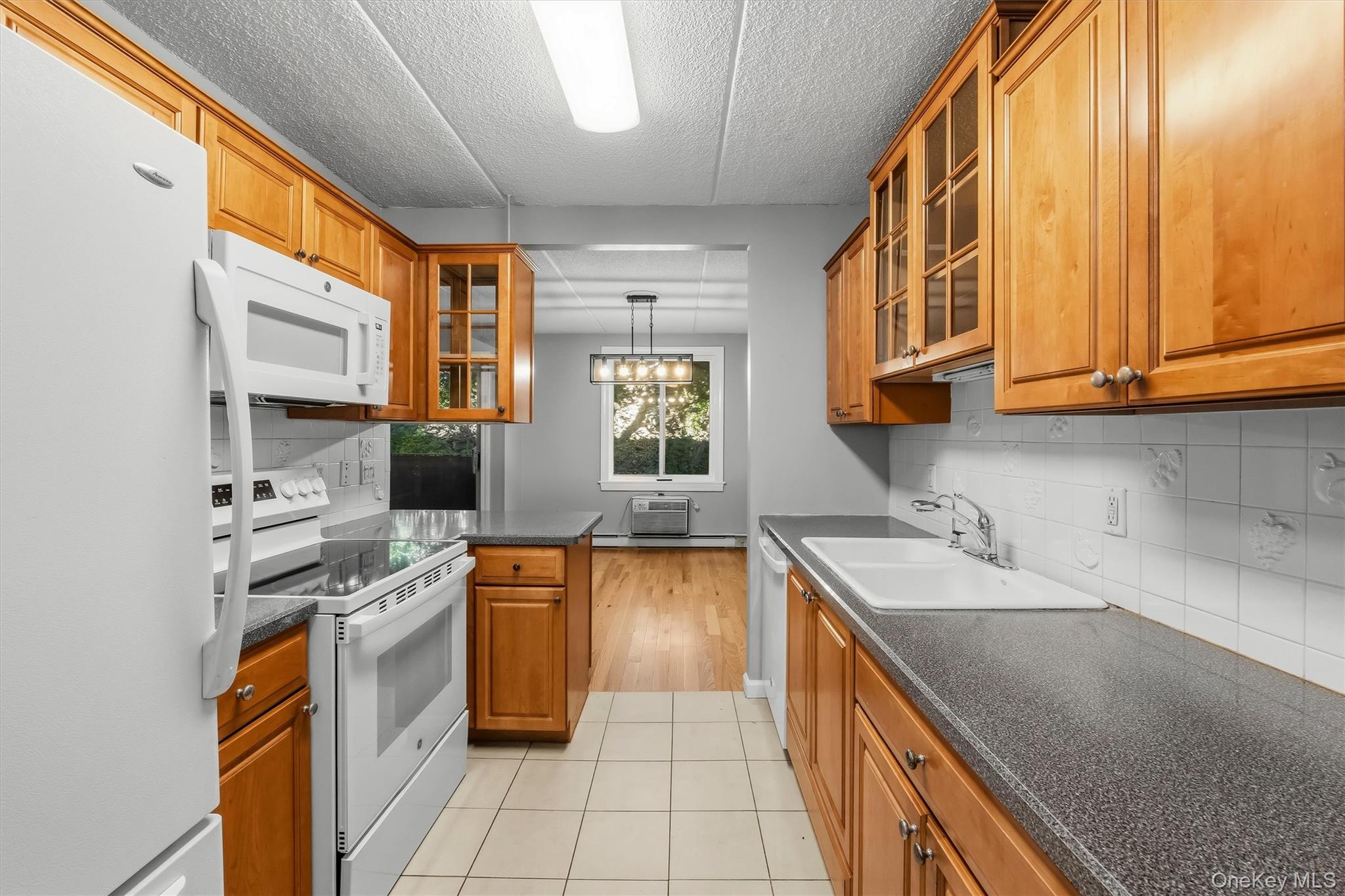 130 Colonial Parkway, Unit 3L photo 11