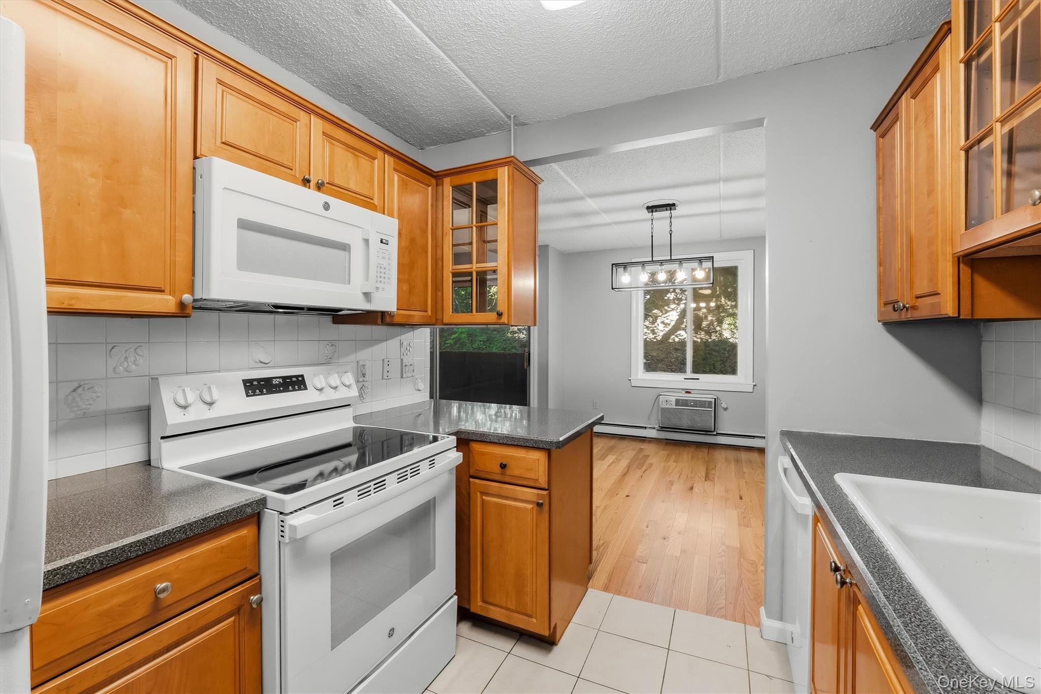 130 Colonial Parkway, Unit 3L photo 12
