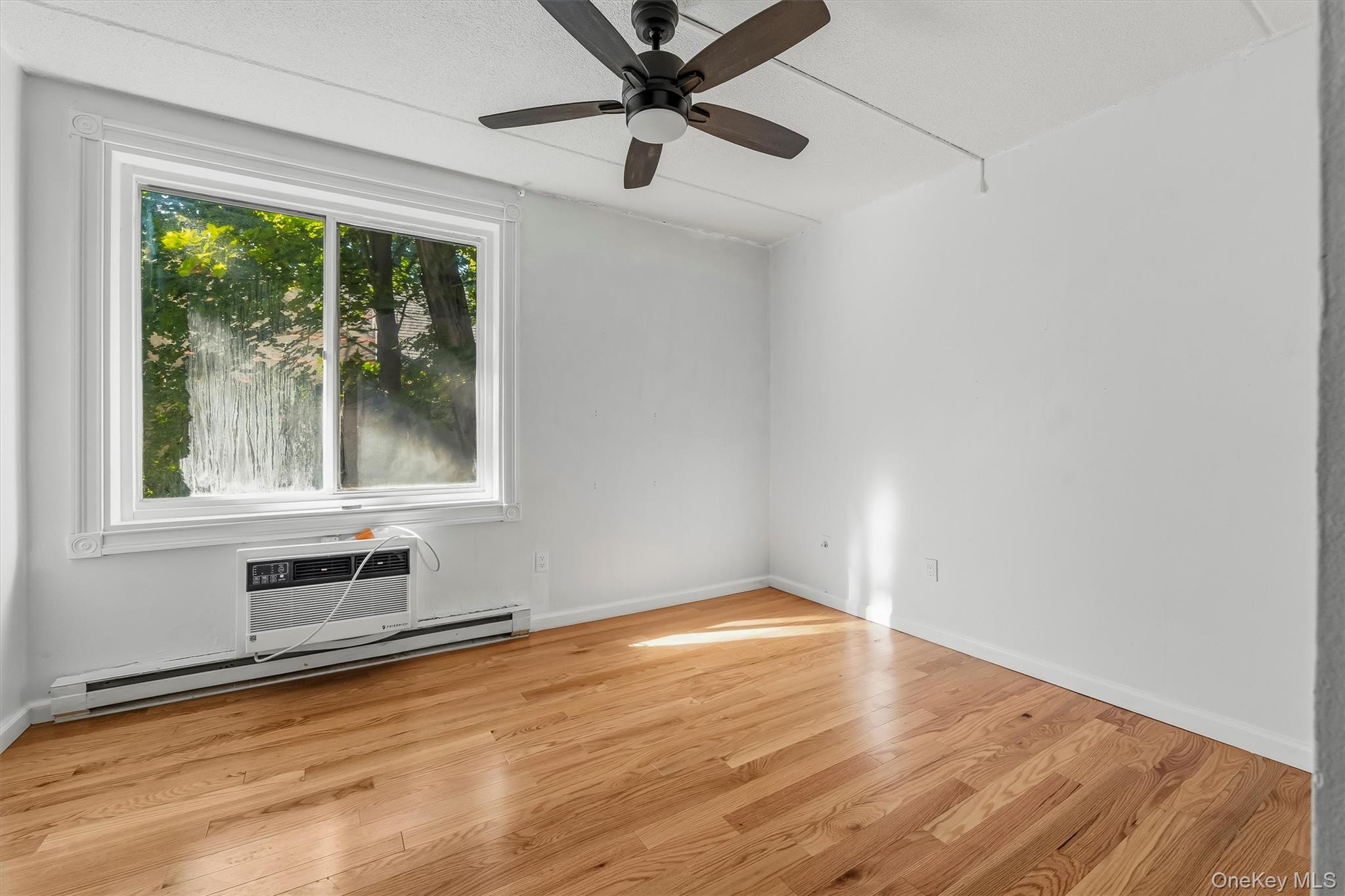 130 Colonial Parkway, Unit 3L photo 28