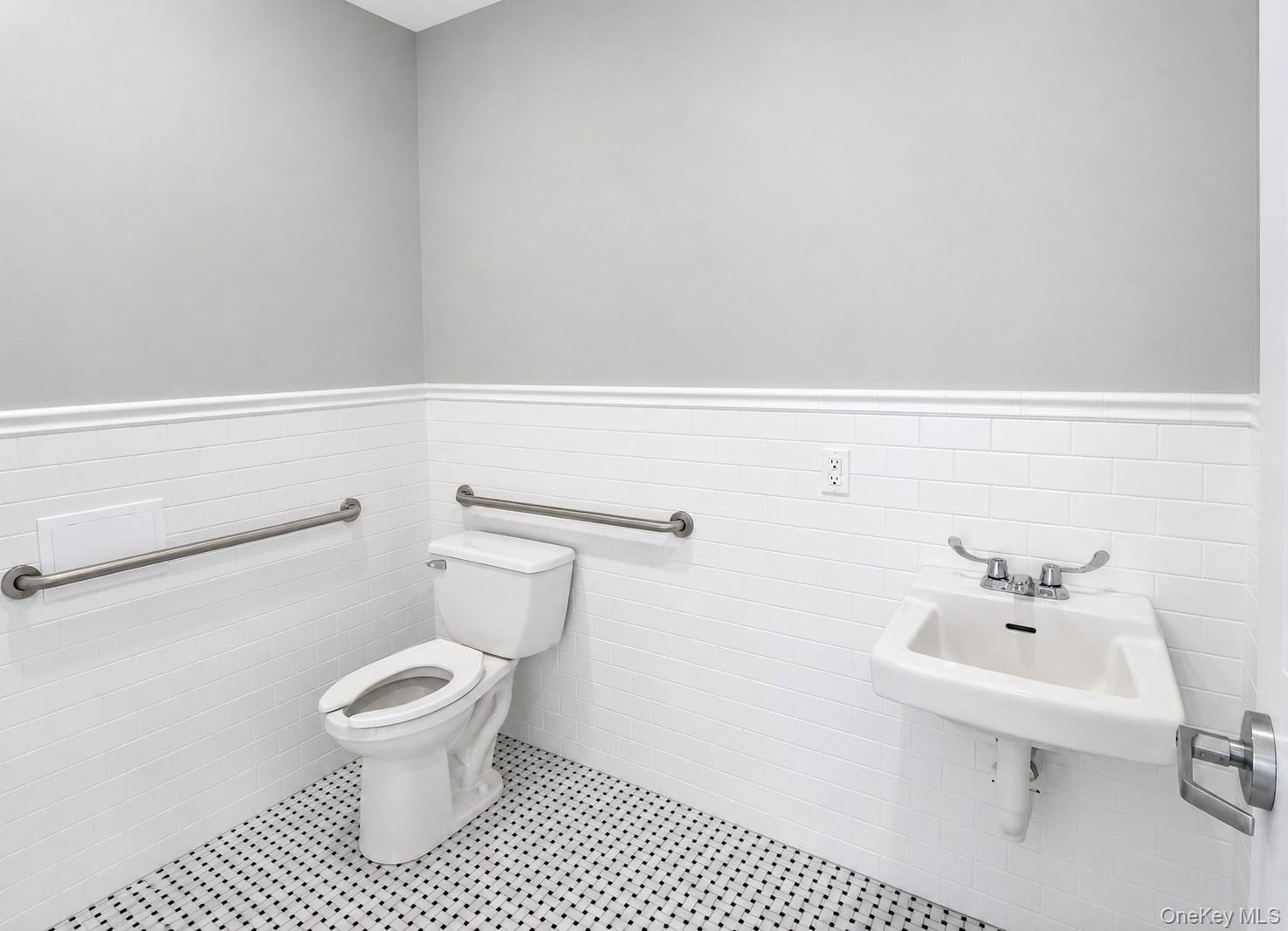 574 aka 576 Kimball Avenue, Unit 1 photo 7