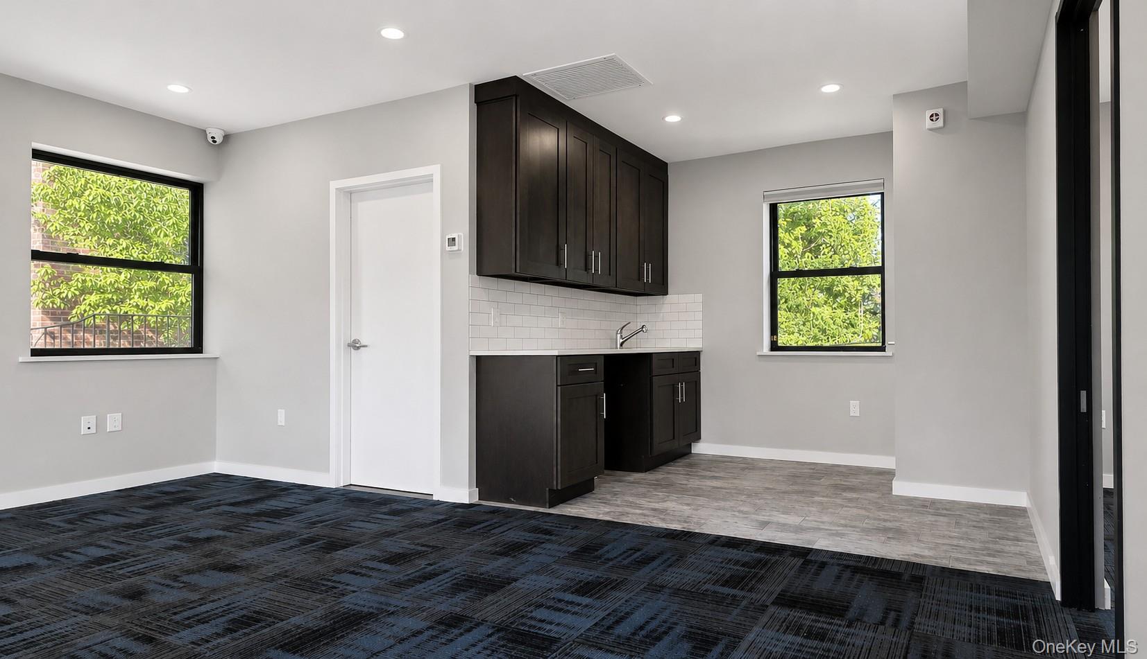 574 aka 576 Kimball Avenue, Unit 2 photo 8