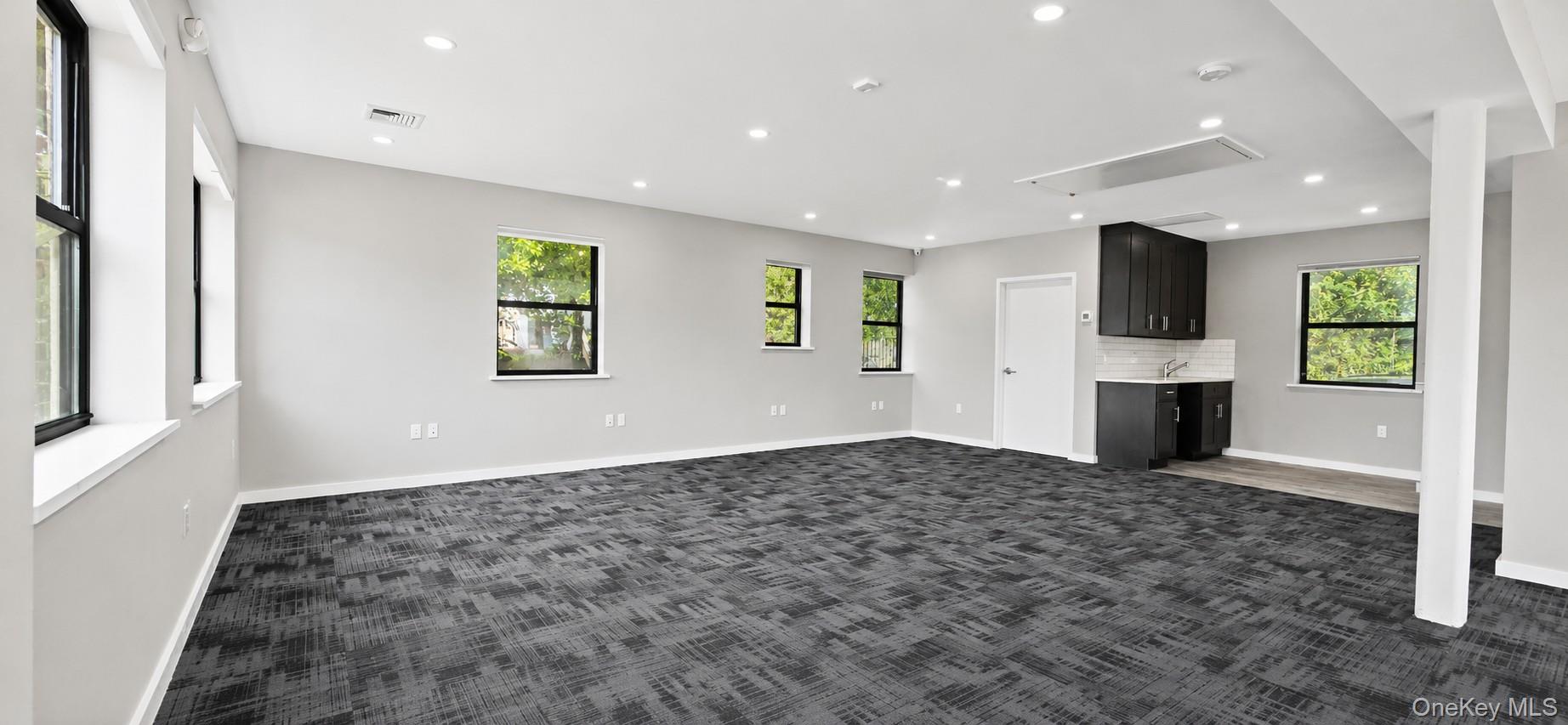 574 aka 576 Kimball Avenue, Unit 2 photo 5