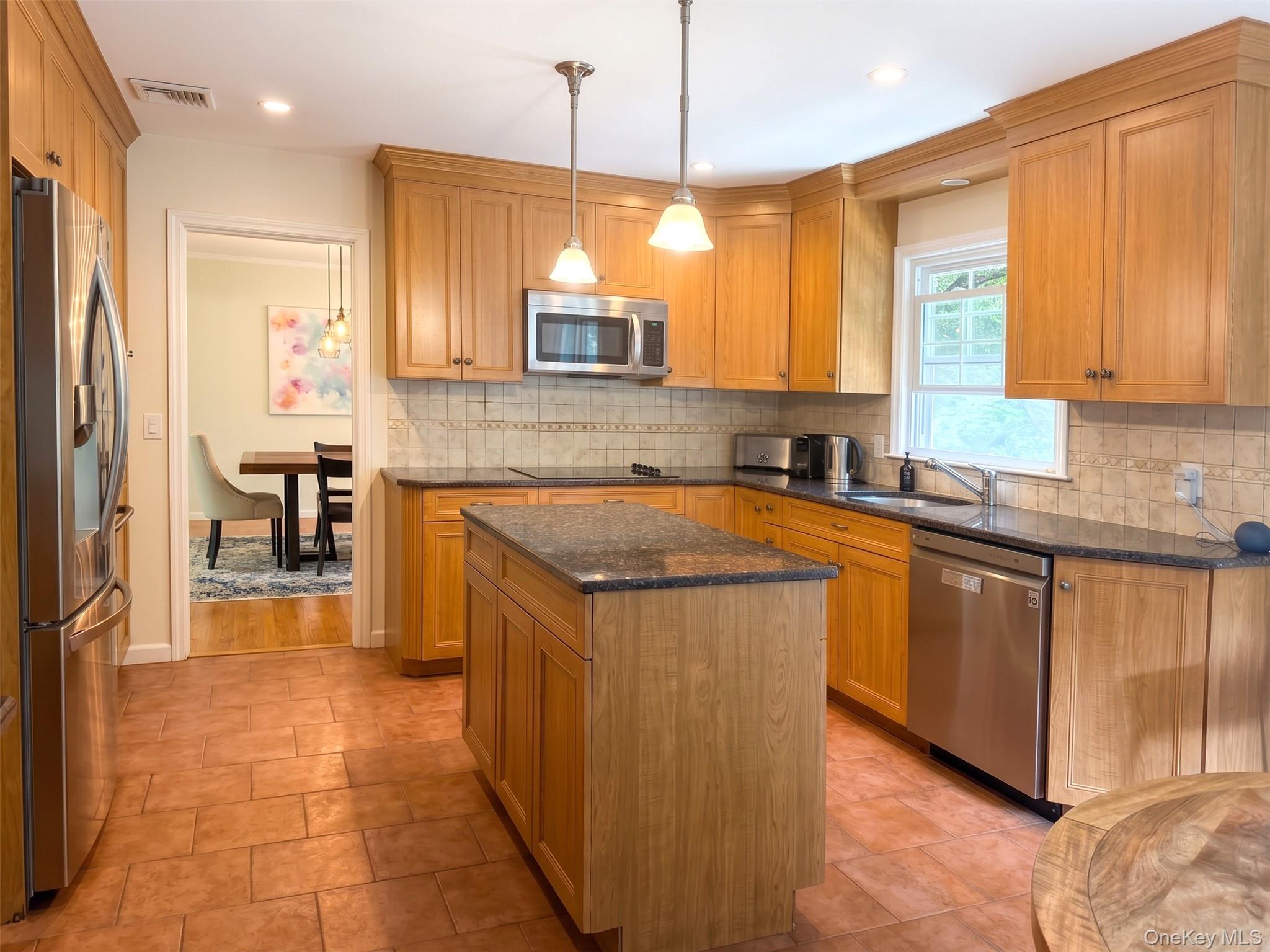 10 Forest Lane – For Rent photo 5
