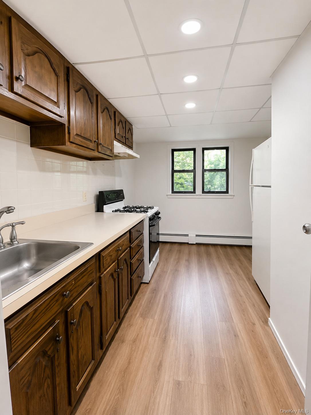676 Bohemia Parkway – For Rent photo 5