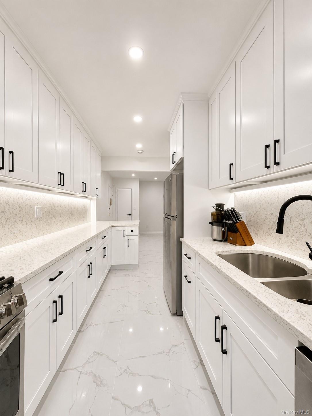553 Central Avenue, Unit 19B photo 7