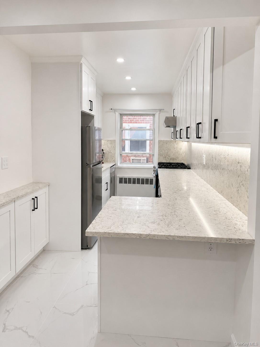 553 Central Avenue, Unit 19B photo 4