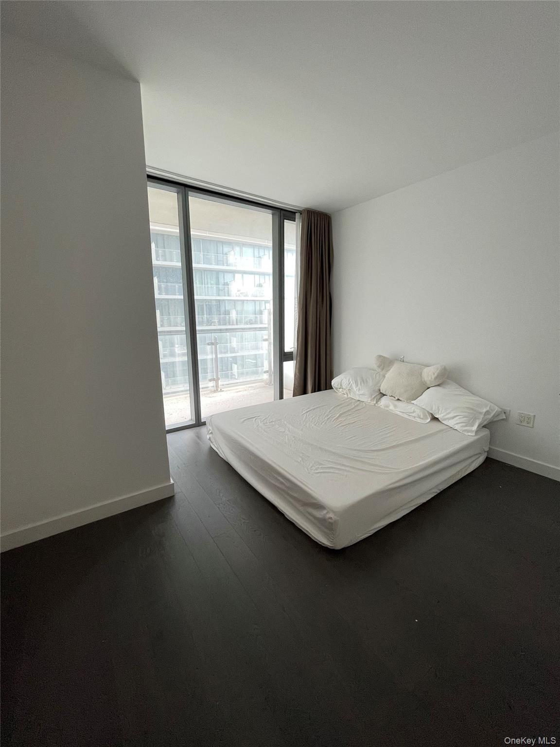 131-05 40th Road, Unit 15M photo 6