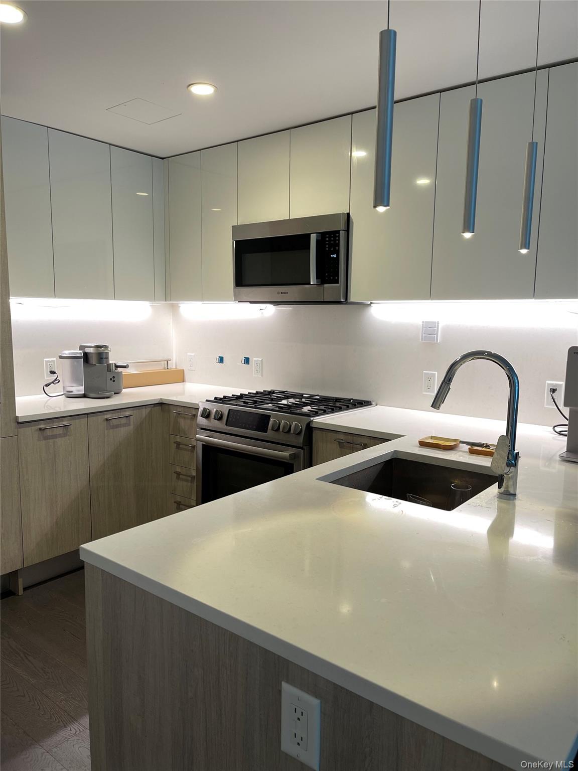 131-05 40th Road, Unit 15M photo 10