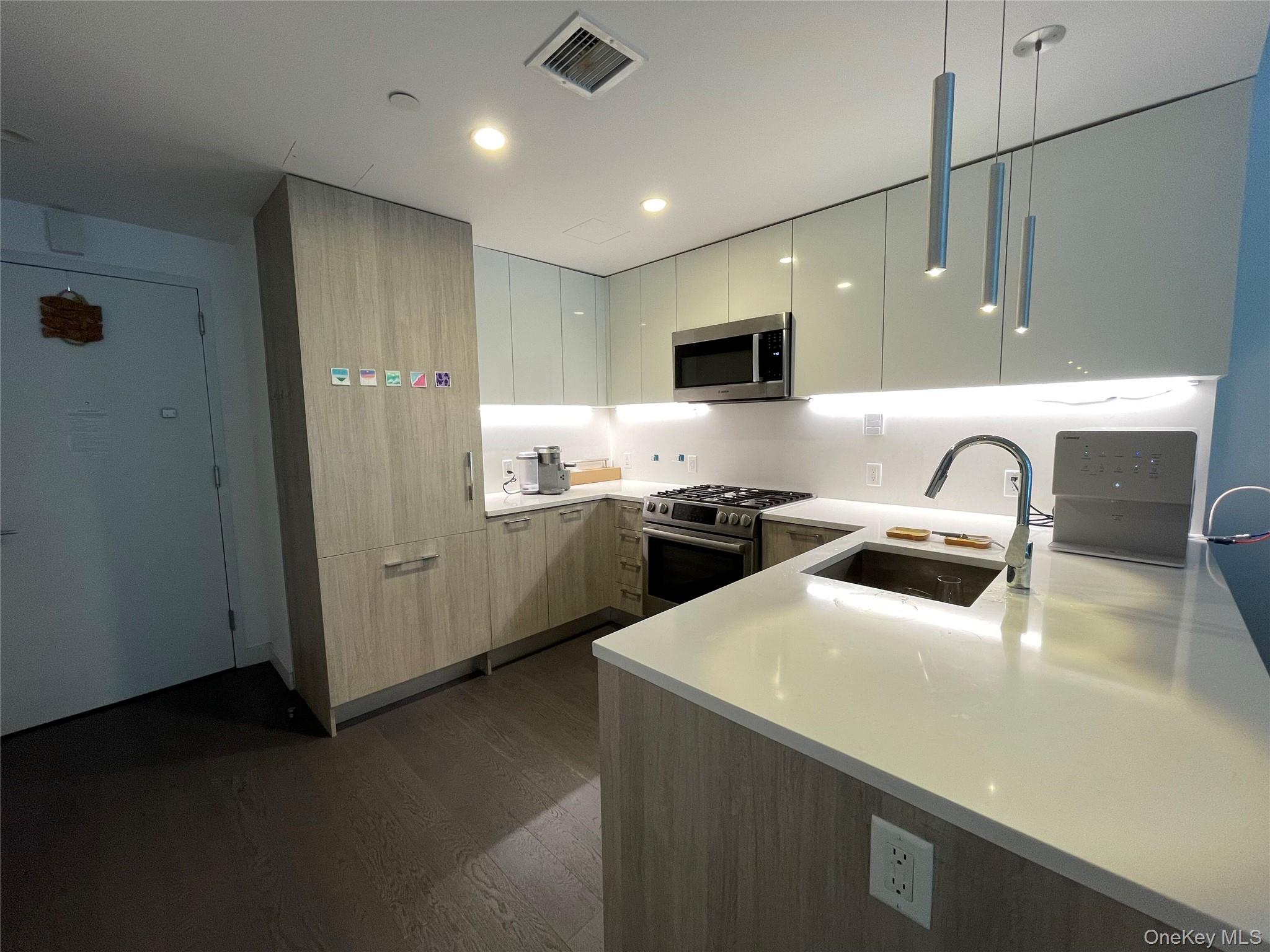 131-05 40th Road, Unit 15M photo 9